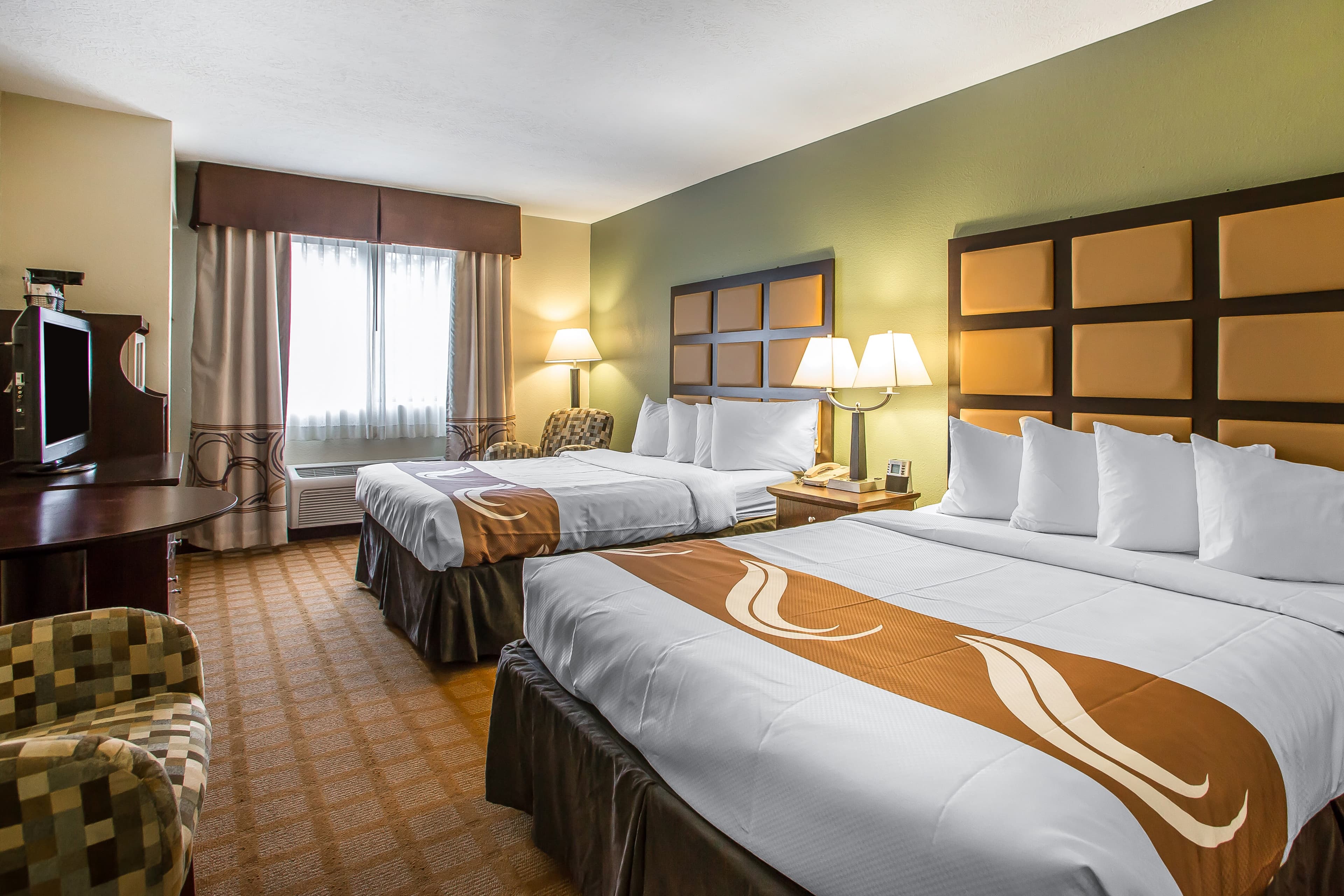 Quality Inn & Suites Marinette — 10