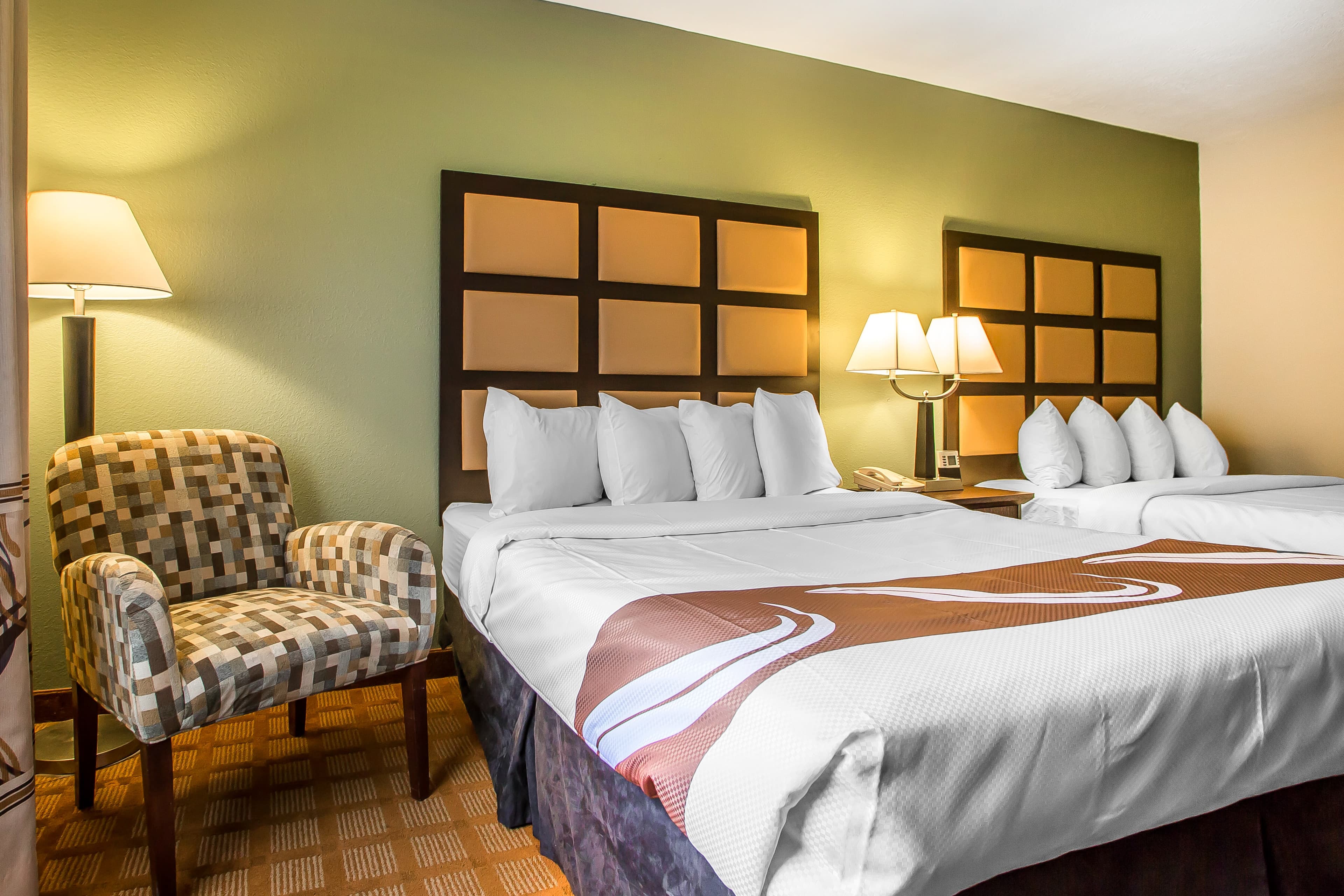 Quality Inn & Suites Marinette — 12