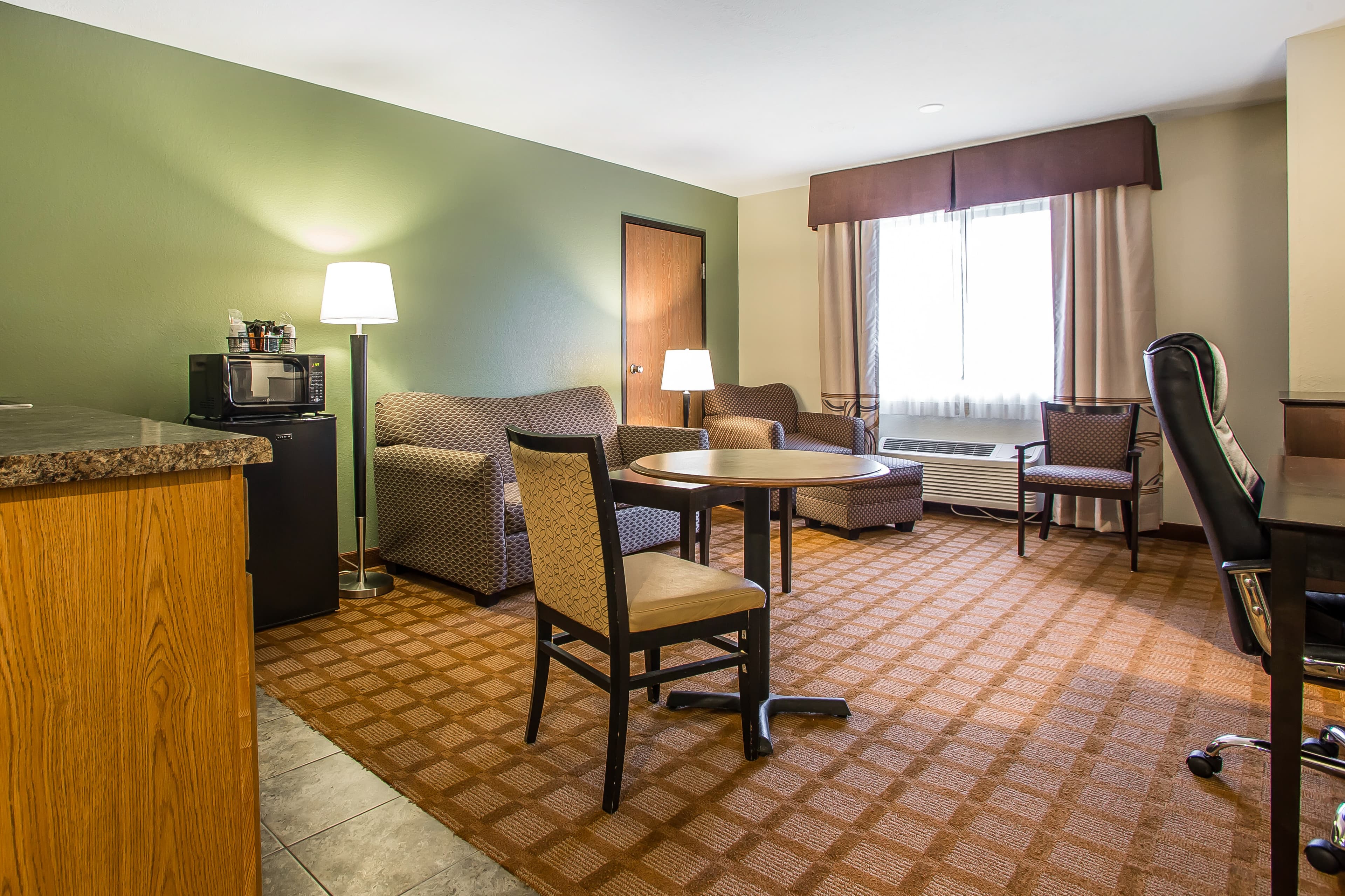 Quality Inn & Suites Marinette — 17