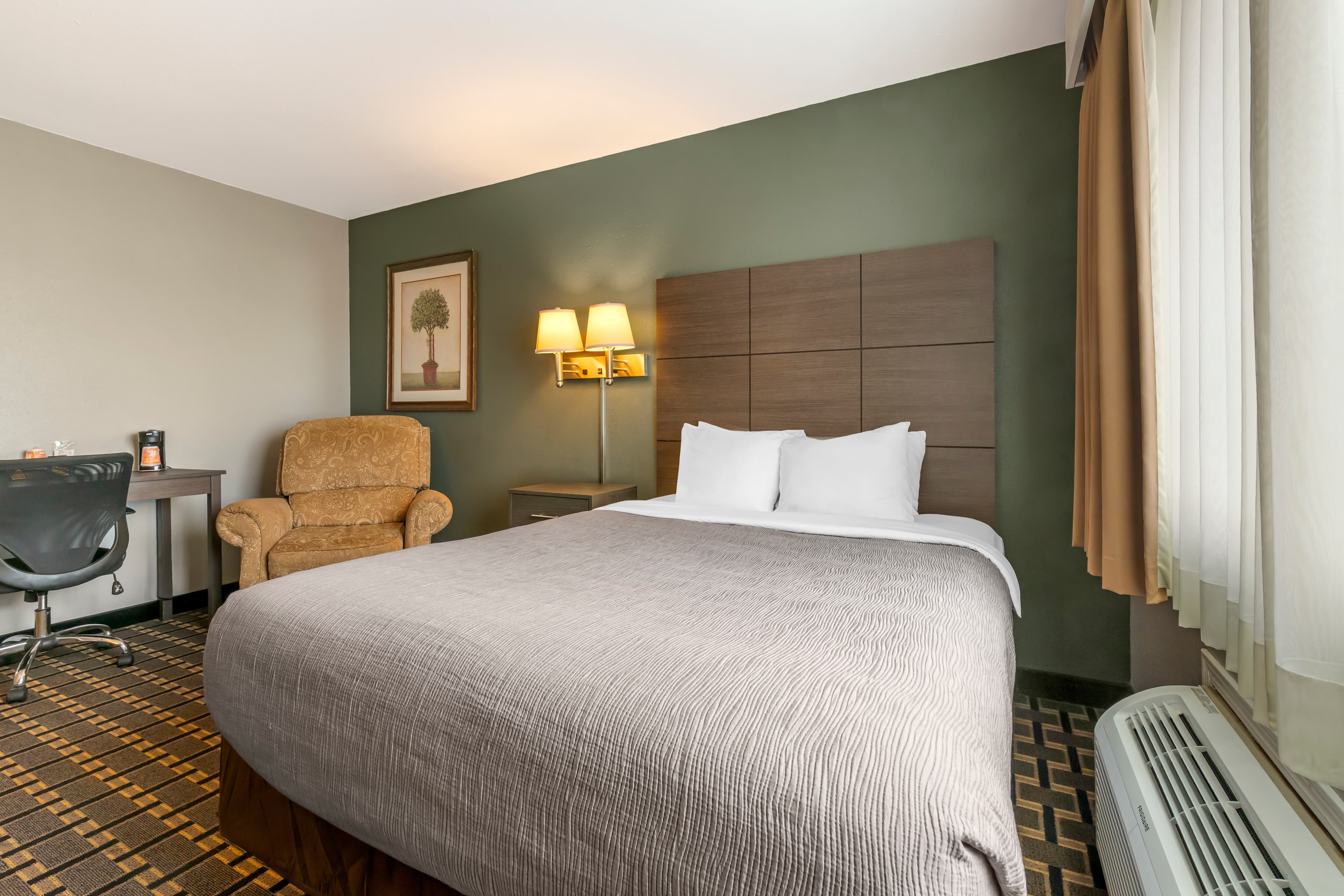 Quality Inn Mauston I-90 - Image 3