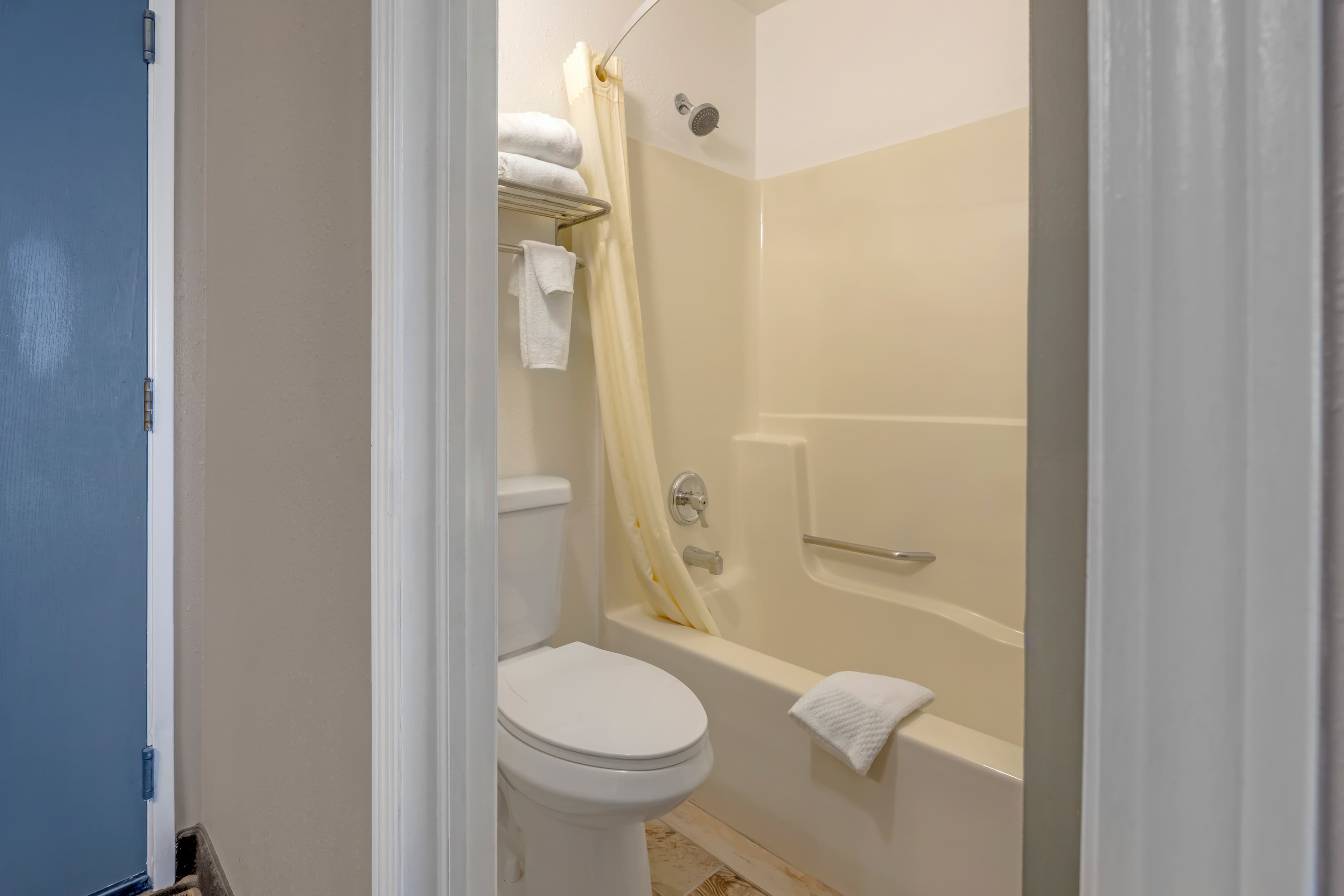 Quality Inn Mauston I-90 — 9
