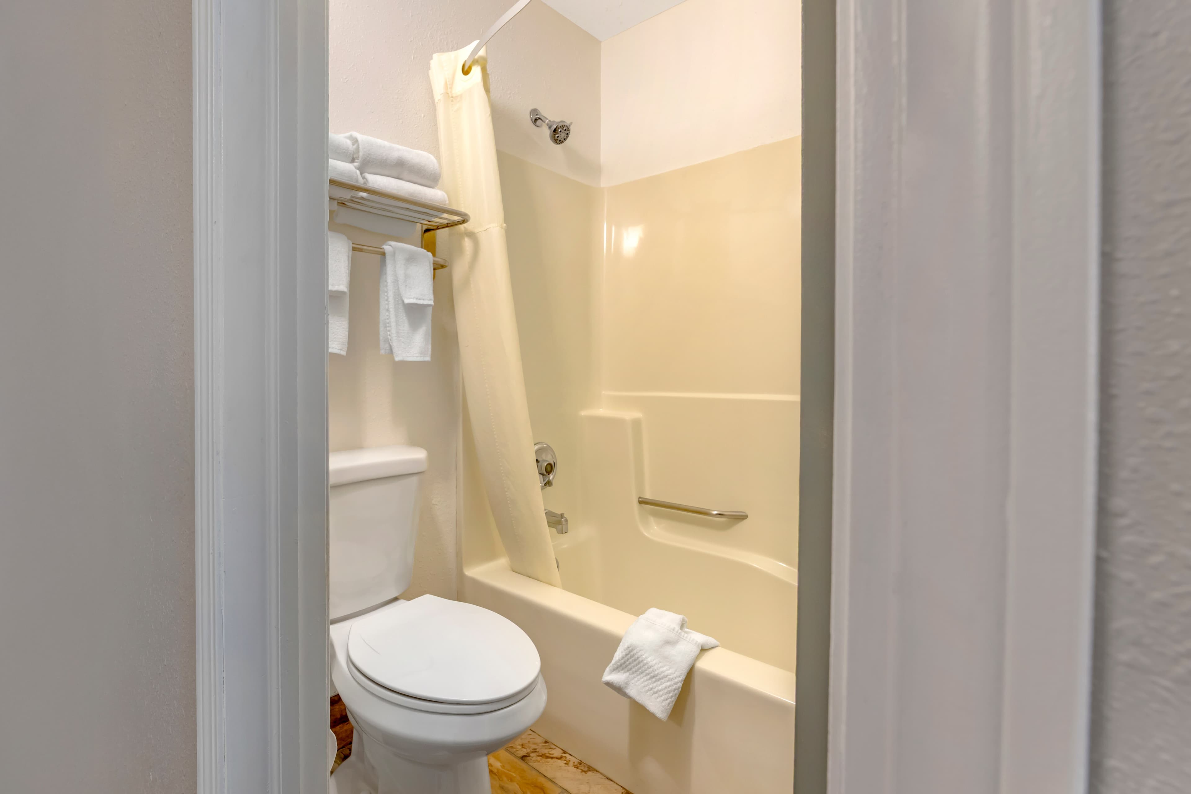 Quality Inn Mauston I-90 — 17