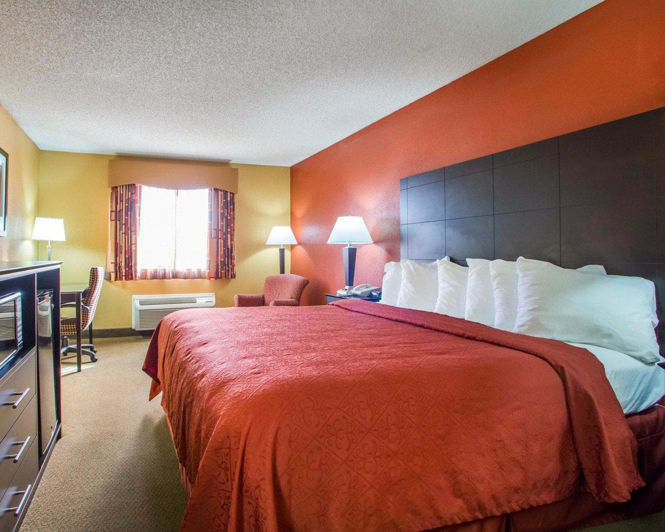 Quality Inn & Suites Kimberly - Appleton East - Image 2