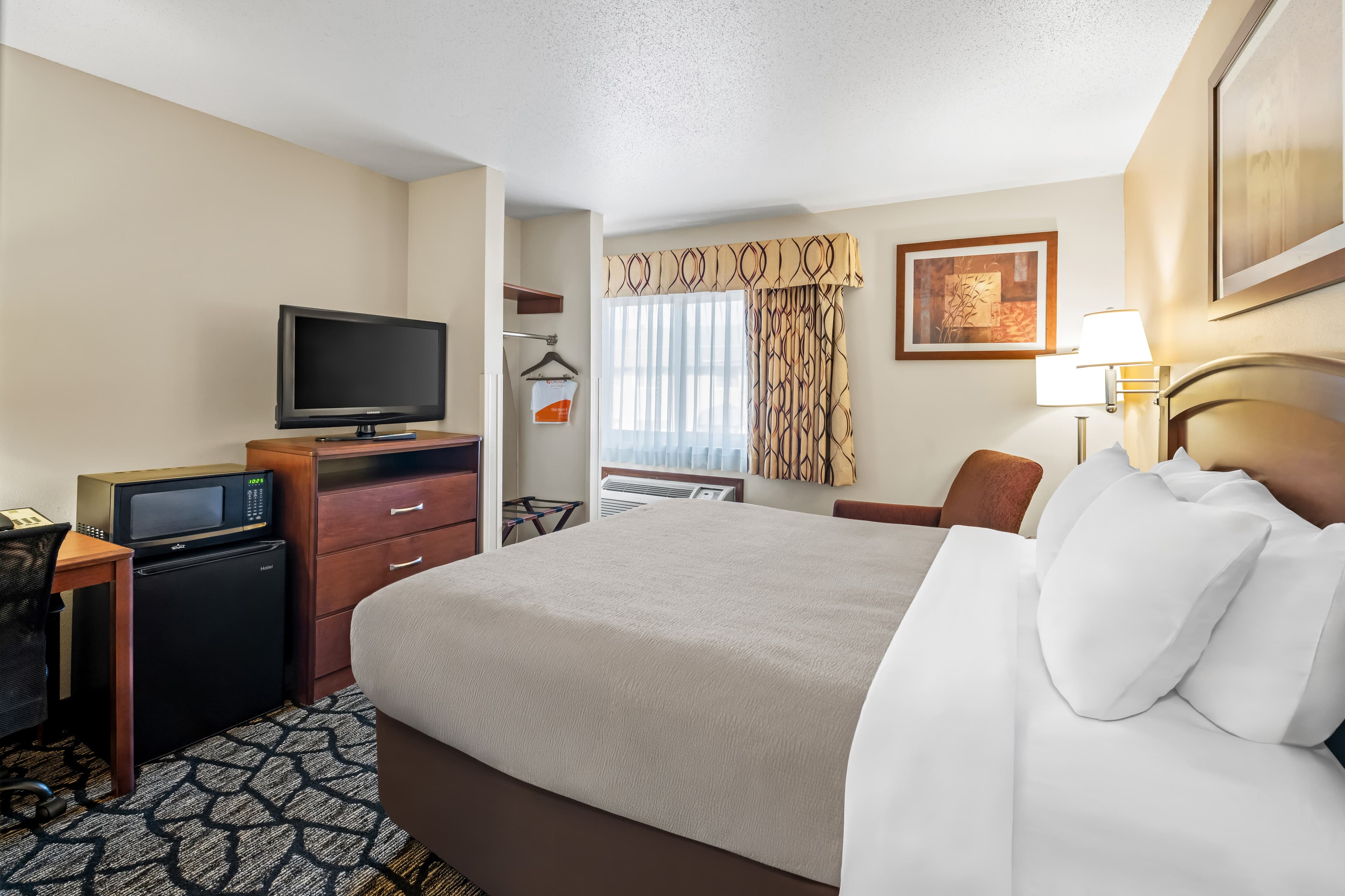 Quality Inn La Crosse North - Image 4