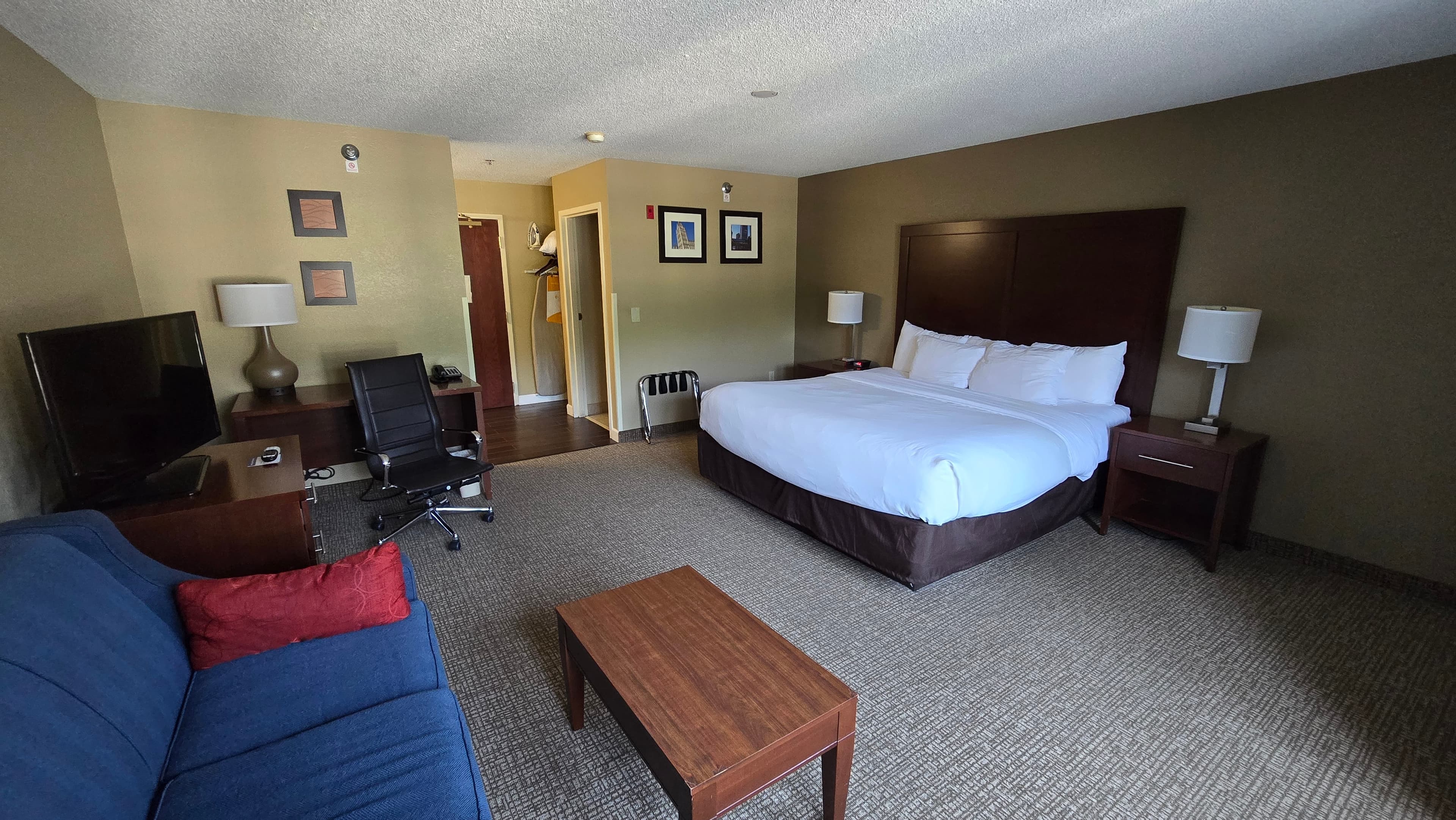 Comfort Inn & Suites Grafton-Cedarburg — 10