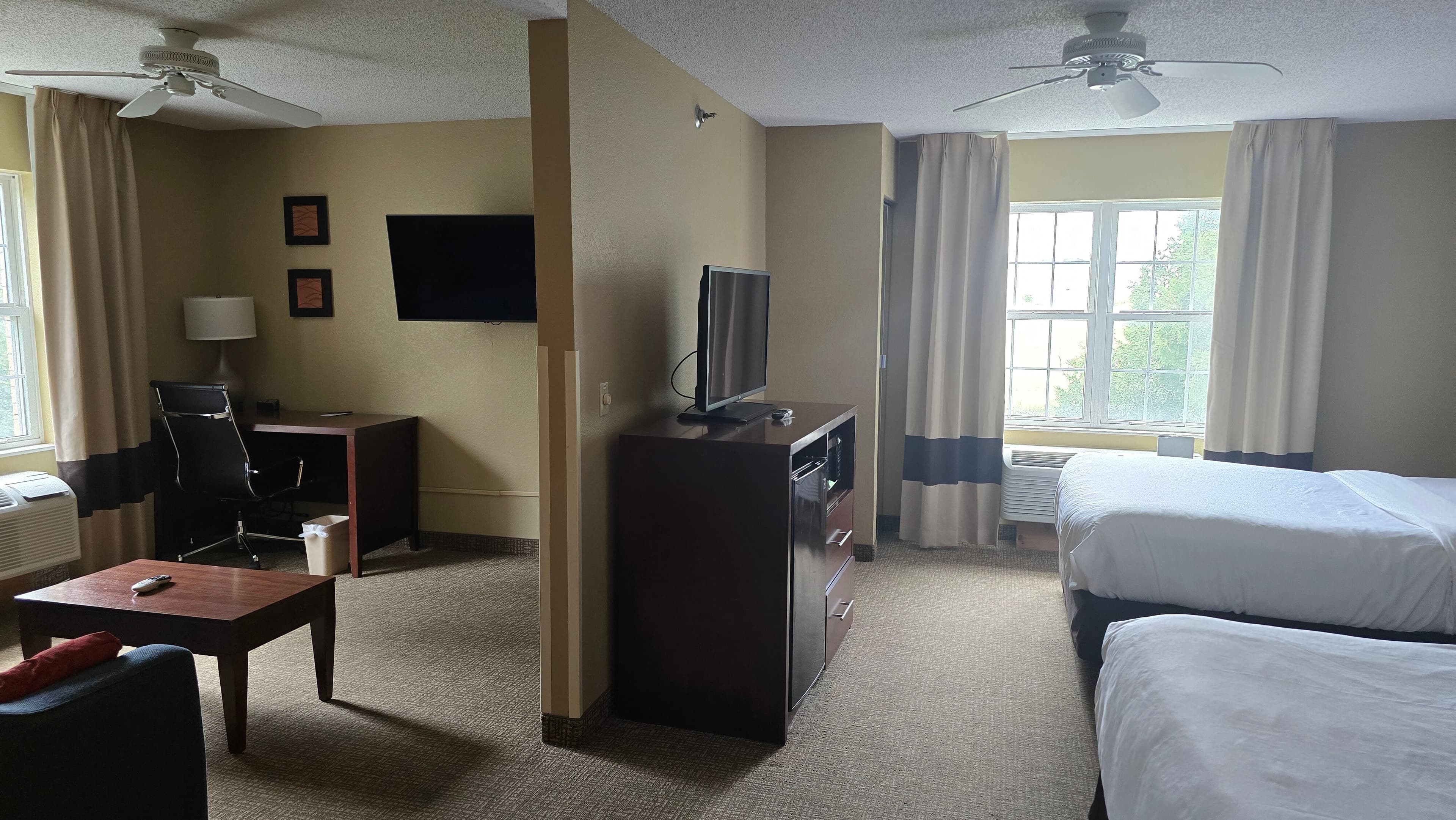 Comfort Inn & Suites Grafton-Cedarburg — 8