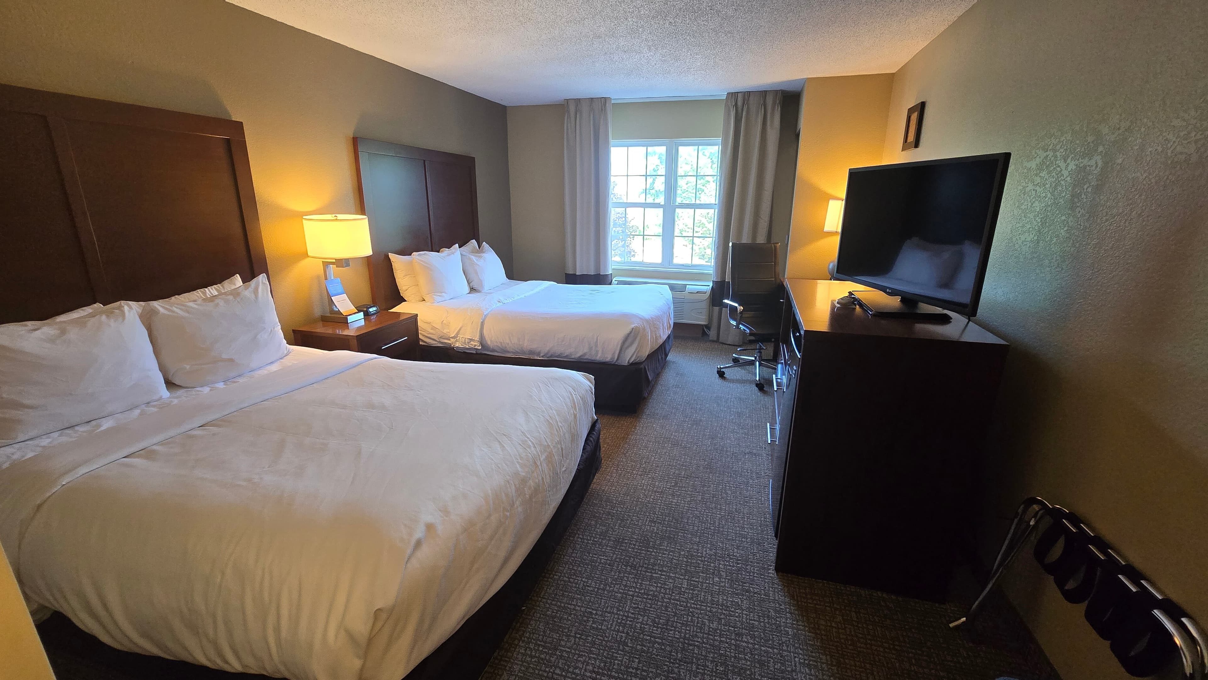 Comfort Inn & Suites Grafton-Cedarburg - Image 5