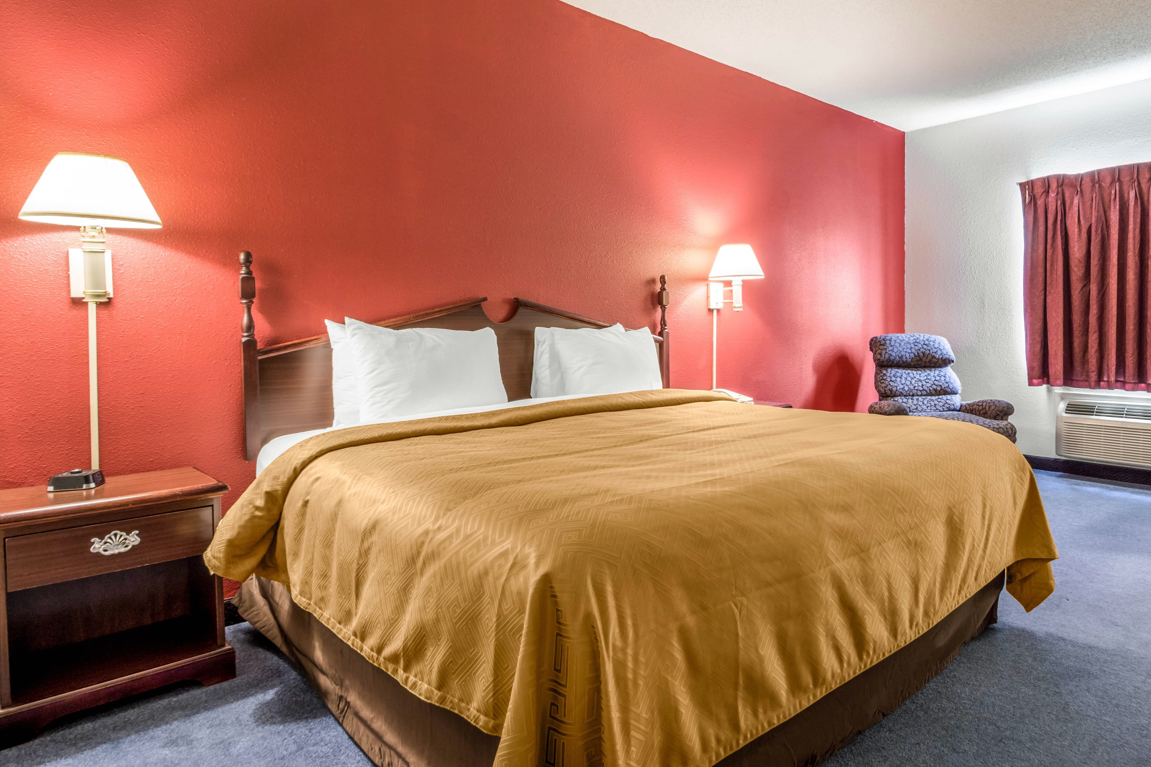 Quality Inn Redgranite - Image 2