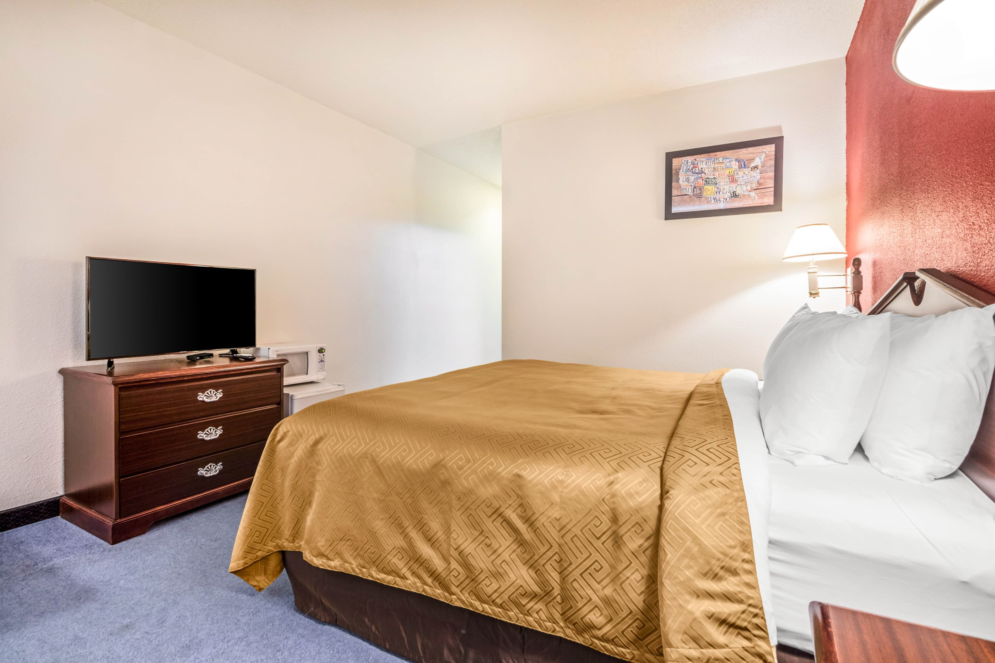 Quality Inn Redgranite - Image 4