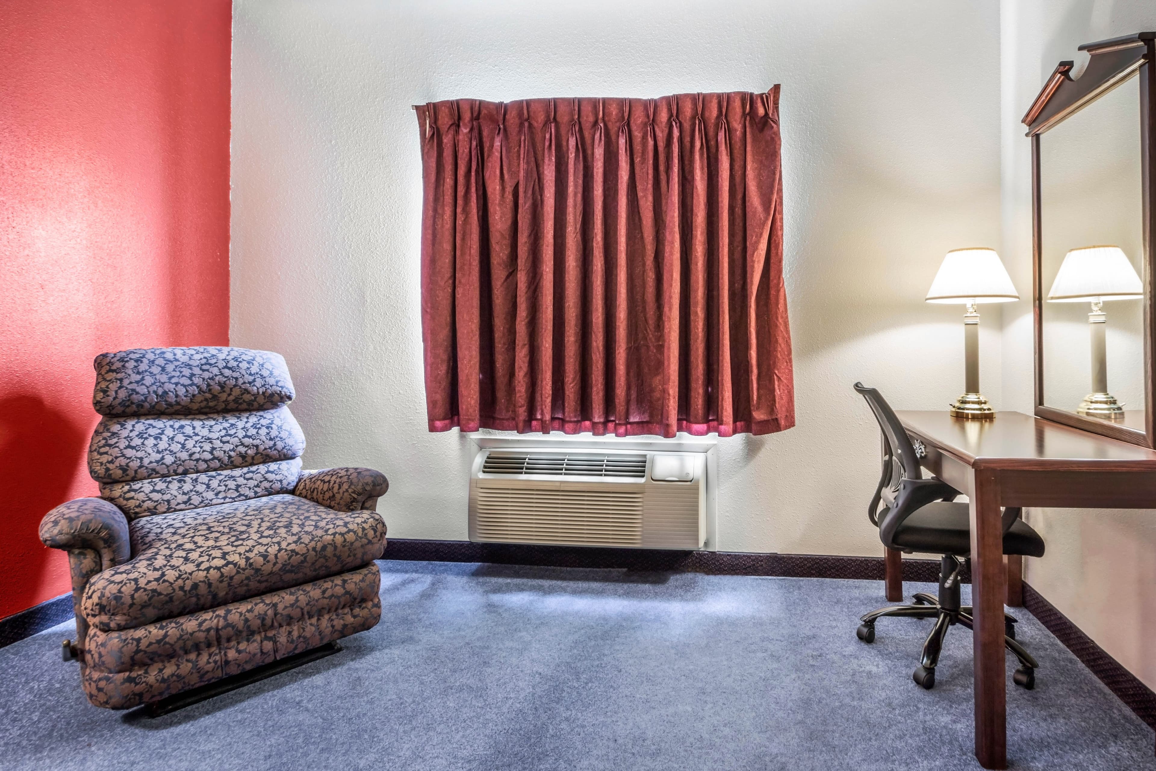 Quality Inn Redgranite - Image 5