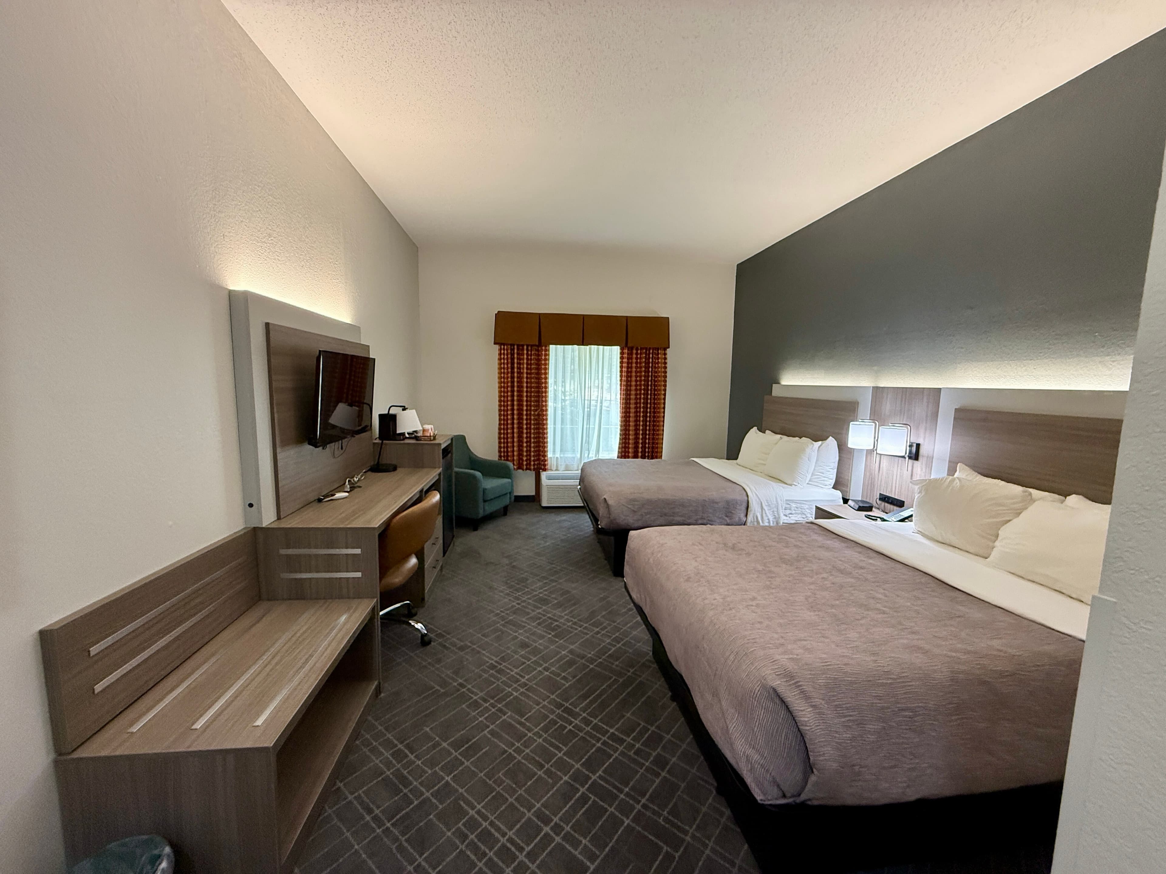 Quality Inn & Suites East Troy I-43 — 10