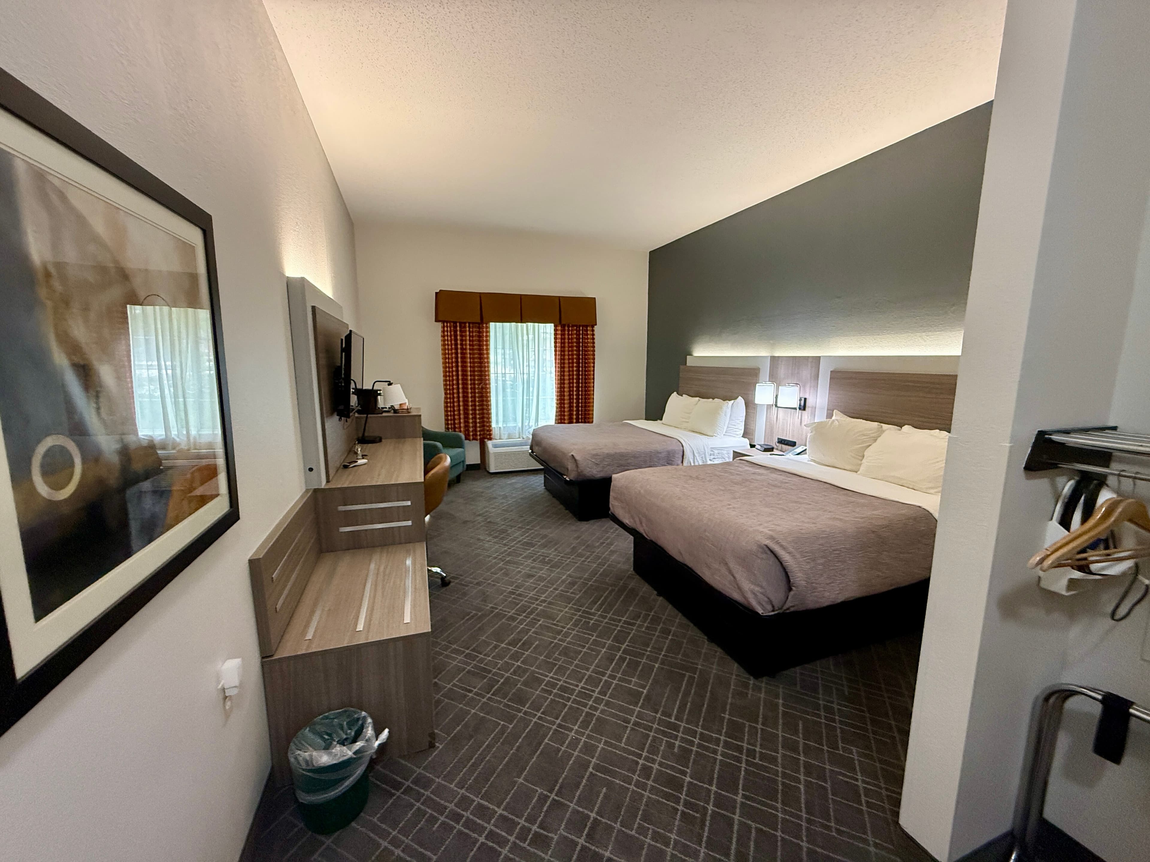 Quality Inn & Suites East Troy I-43 — 11