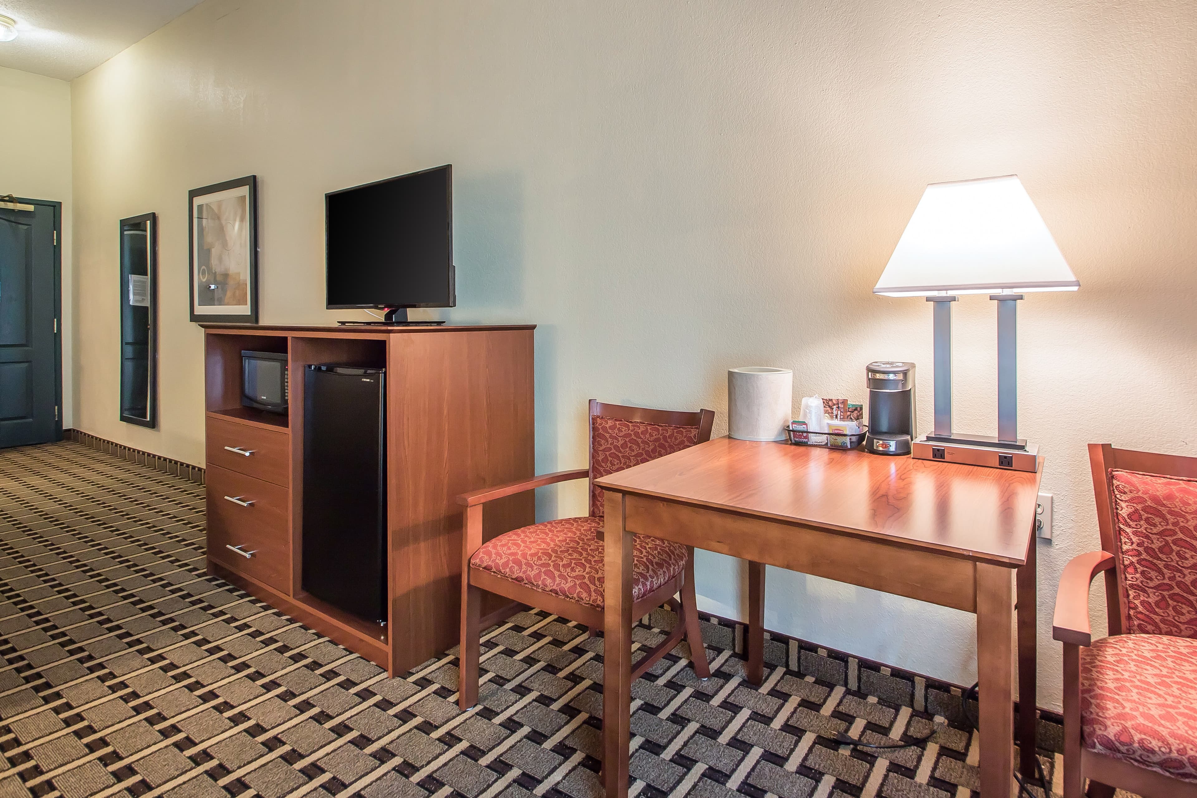 Quality Inn & Suites East Troy I-43 - Image 3