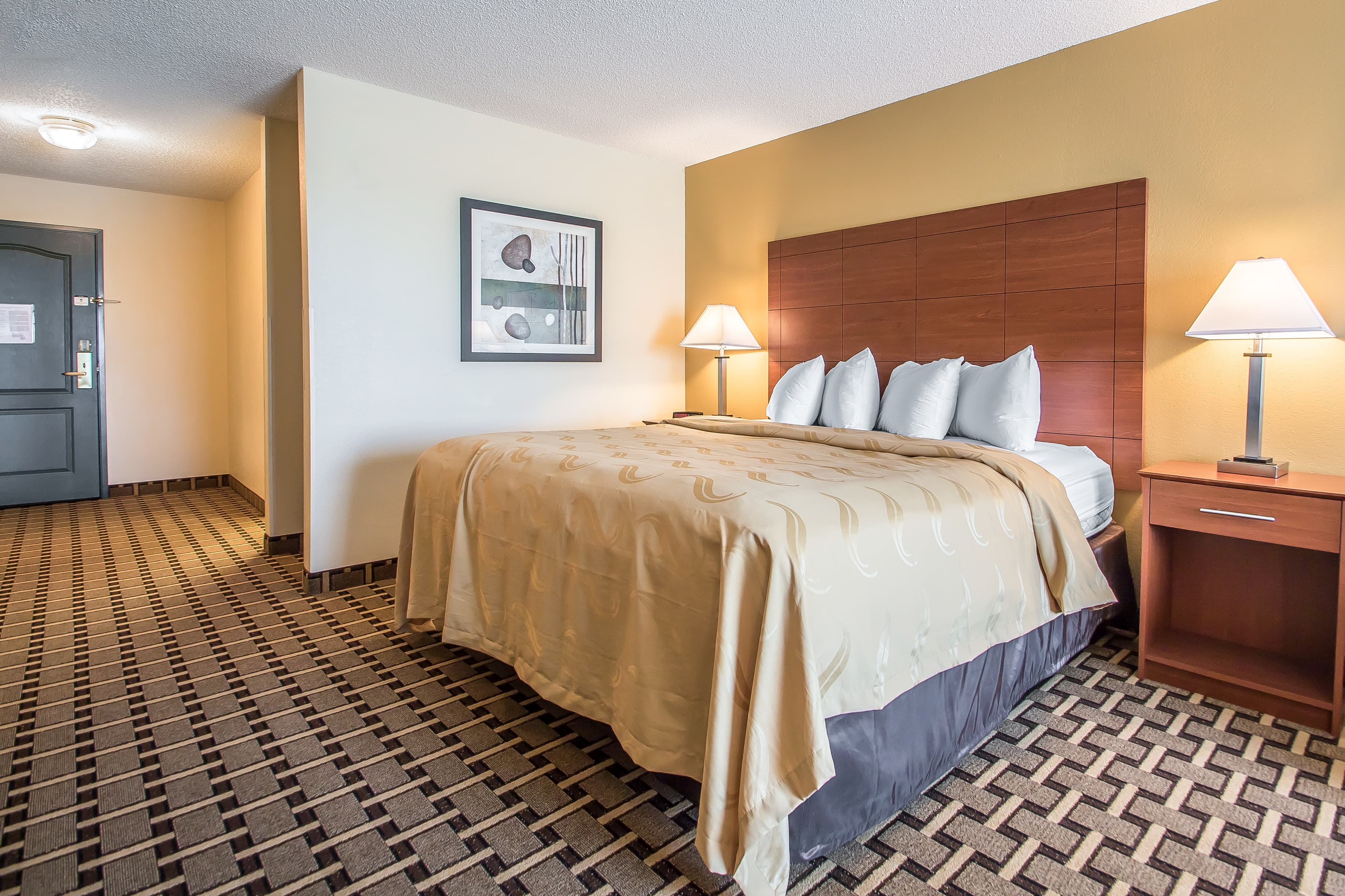 Quality Inn & Suites East Troy I-43 — 7