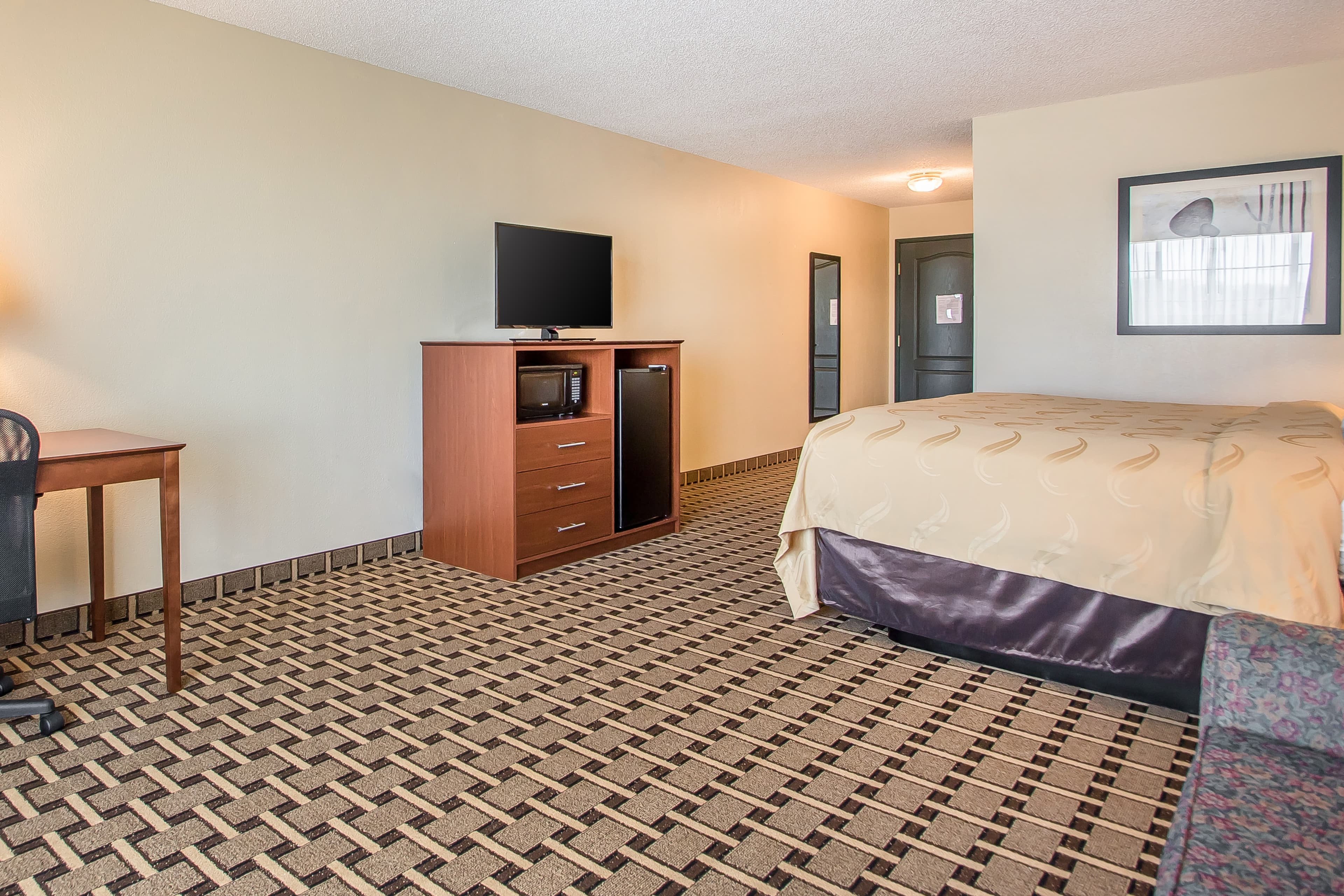 Quality Inn & Suites East Troy I-43 — 8