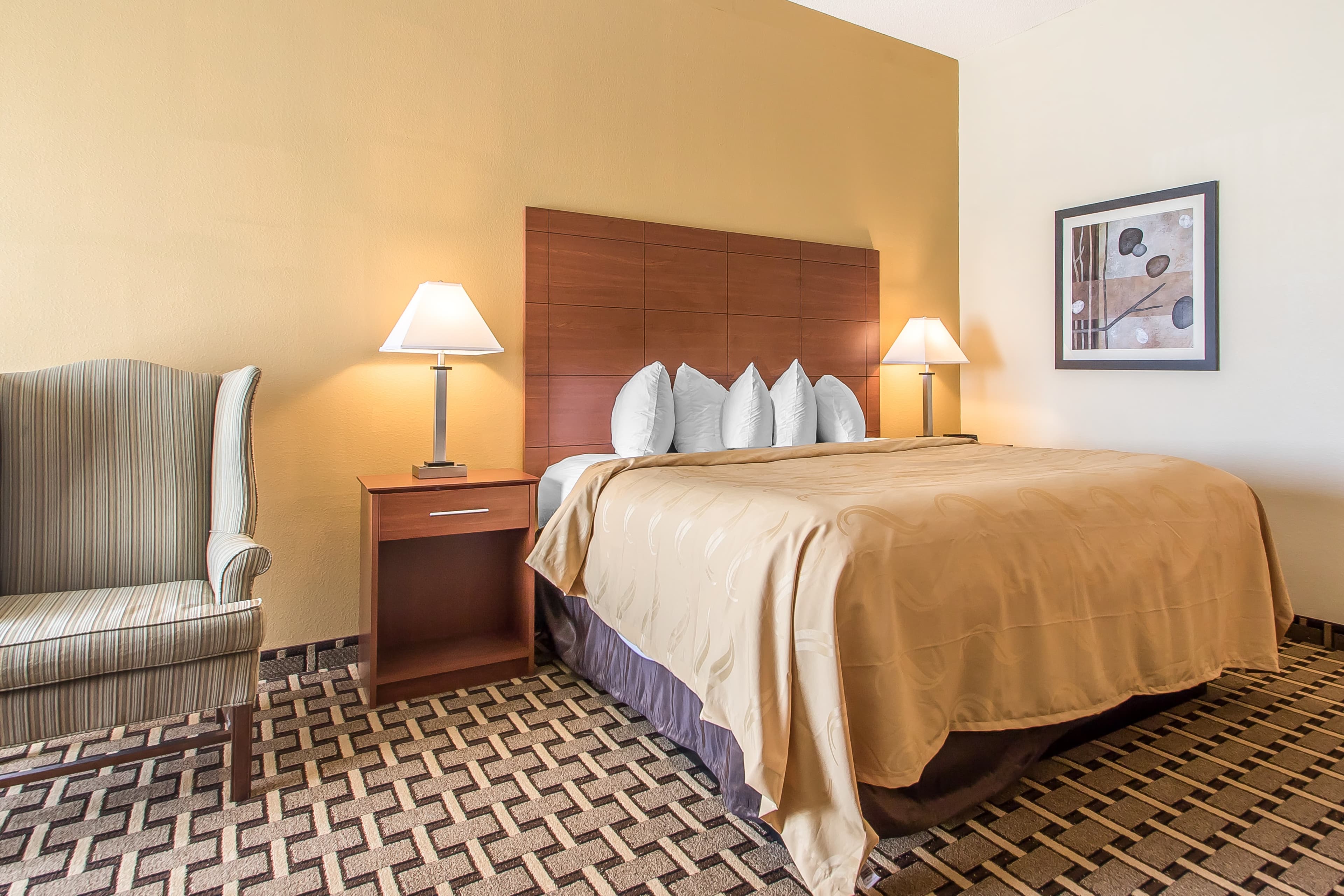 Quality Inn & Suites East Troy I-43 — 22