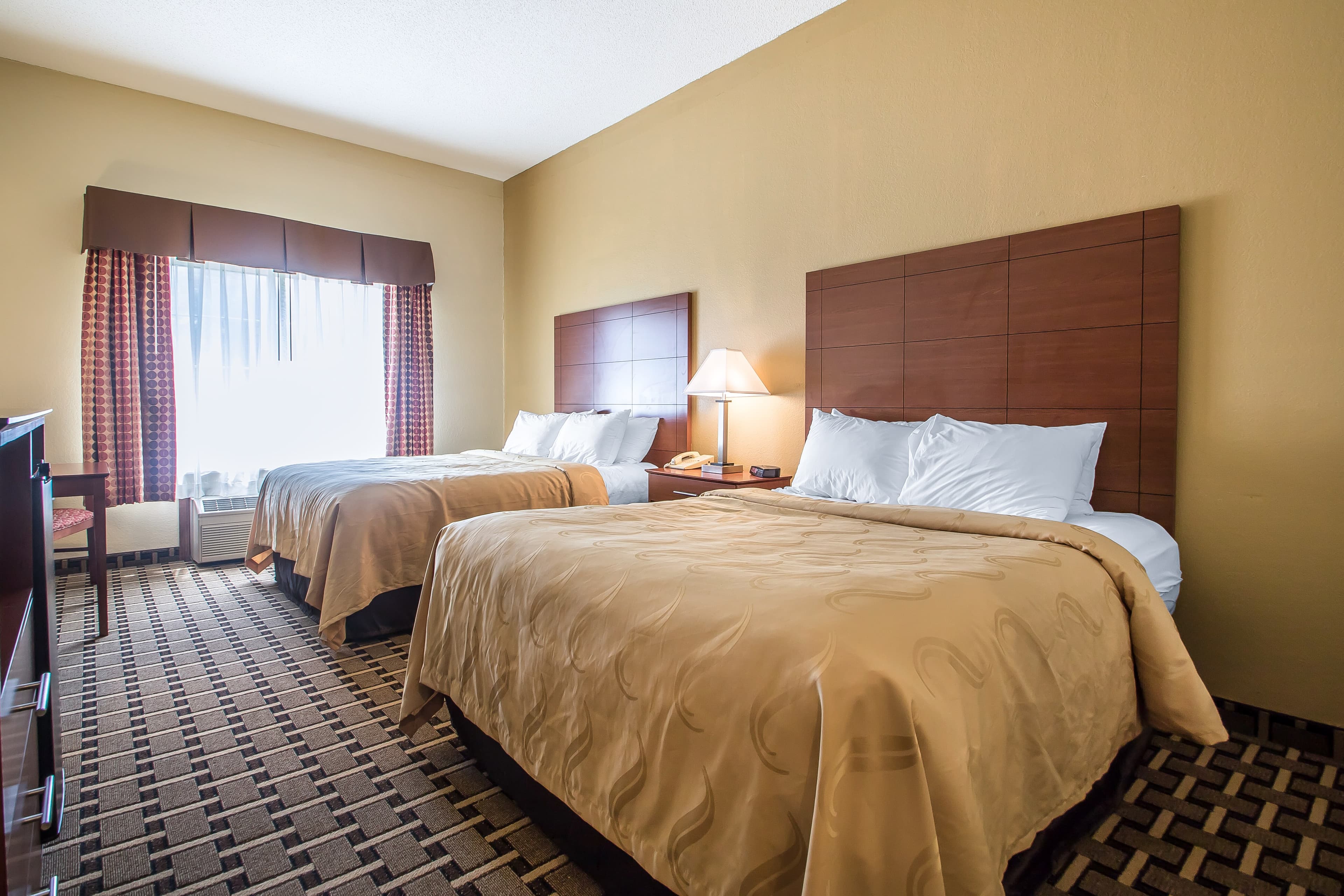 Quality Inn & Suites East Troy I-43 — 10