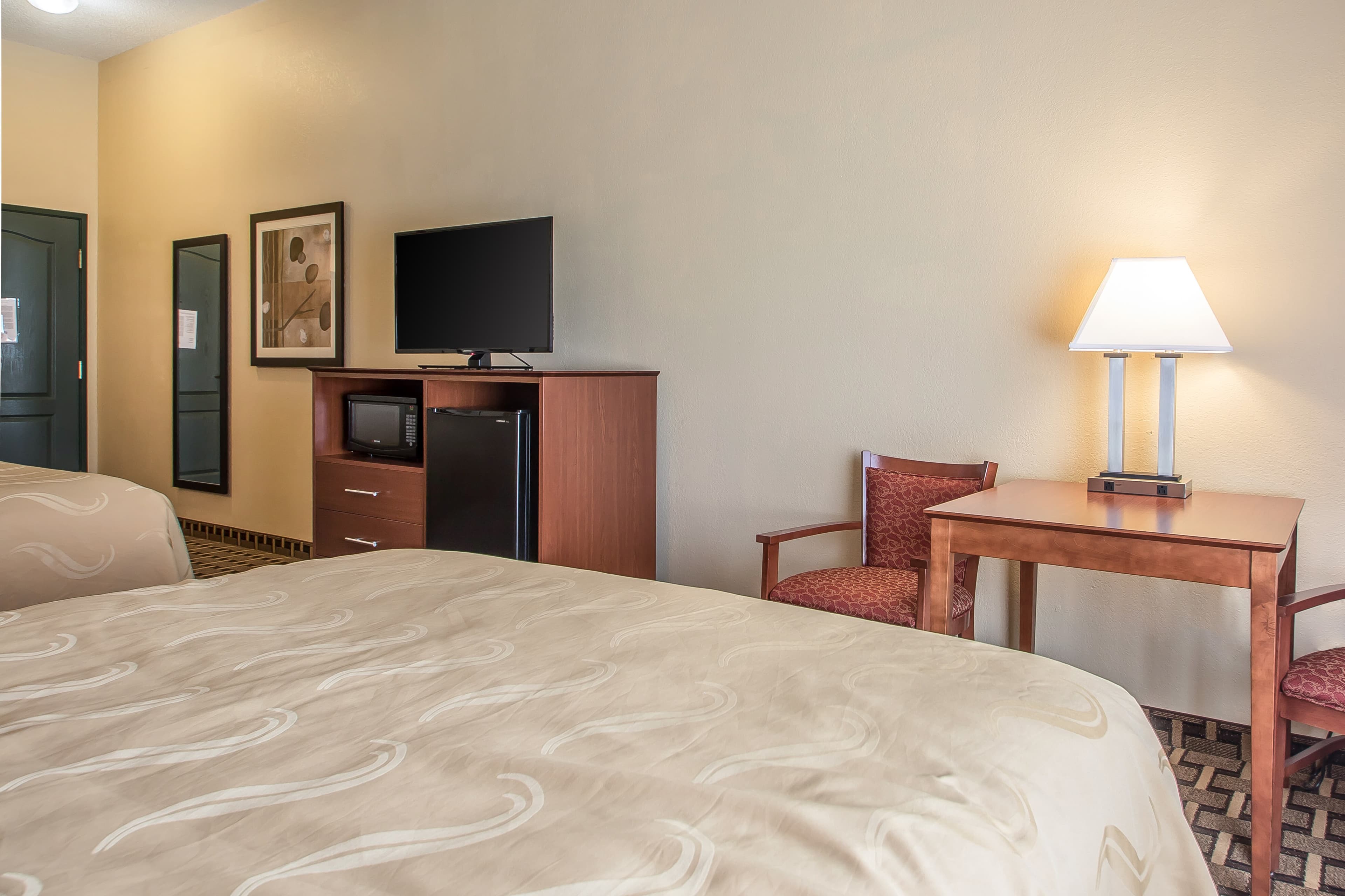 Quality Inn & Suites East Troy I-43 — 11
