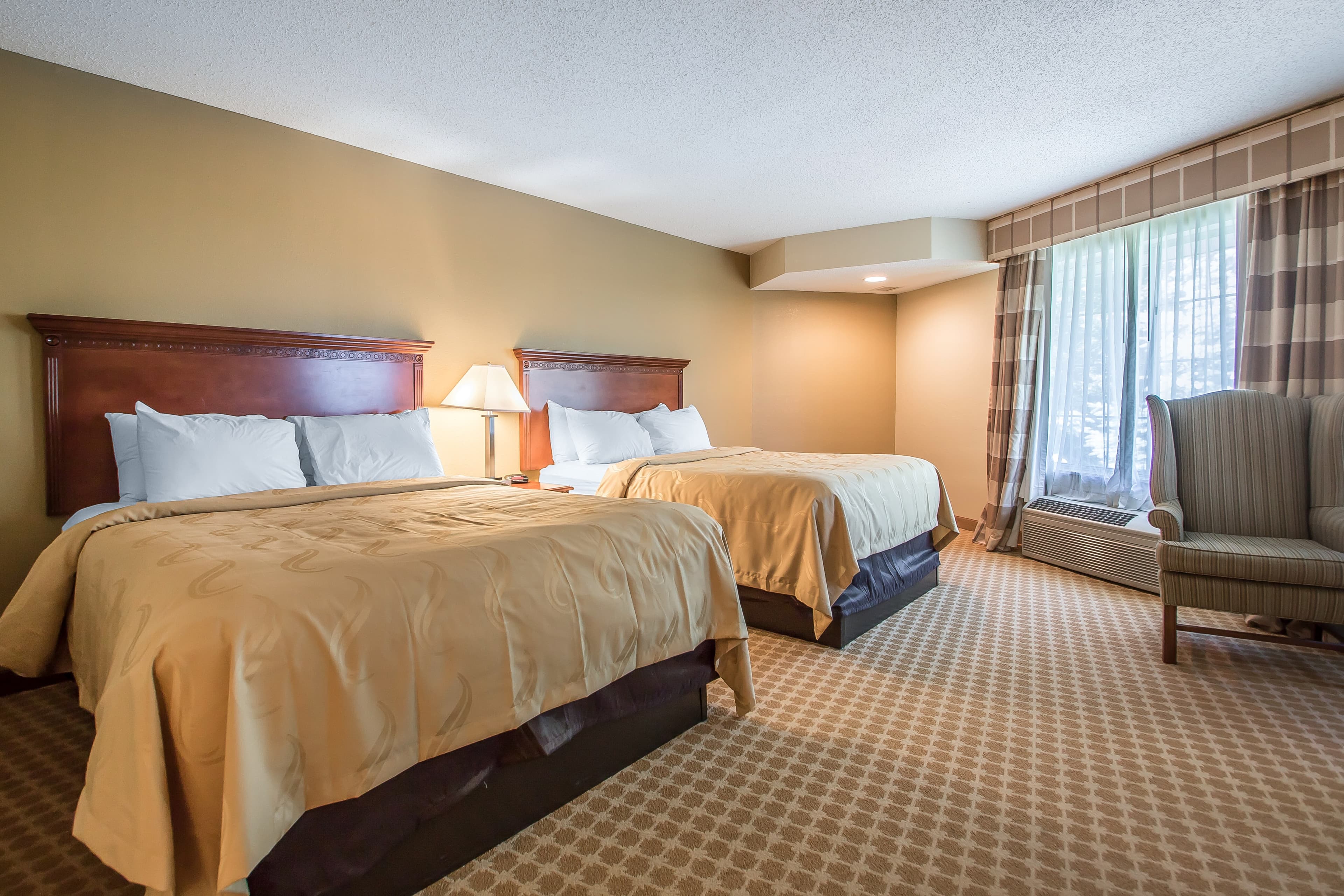 Quality Inn & Suites East Troy I-43 — 14