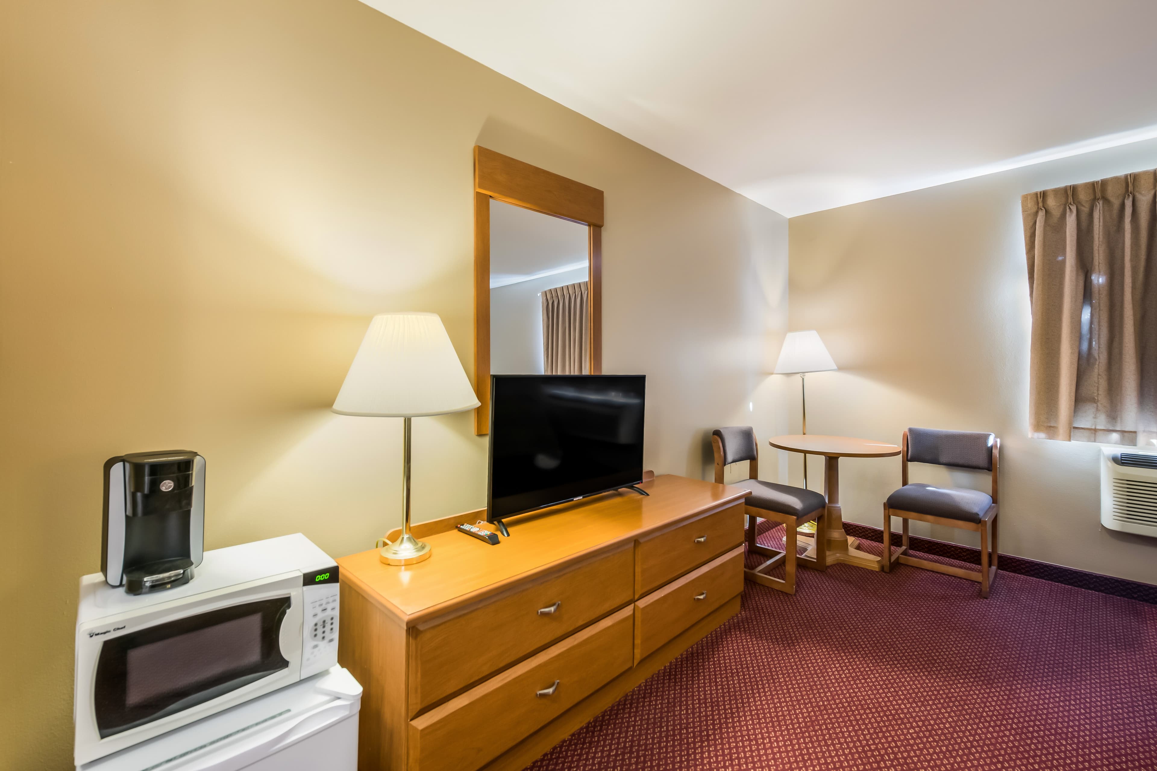 Econo Lodge Rice Lake - Image 4