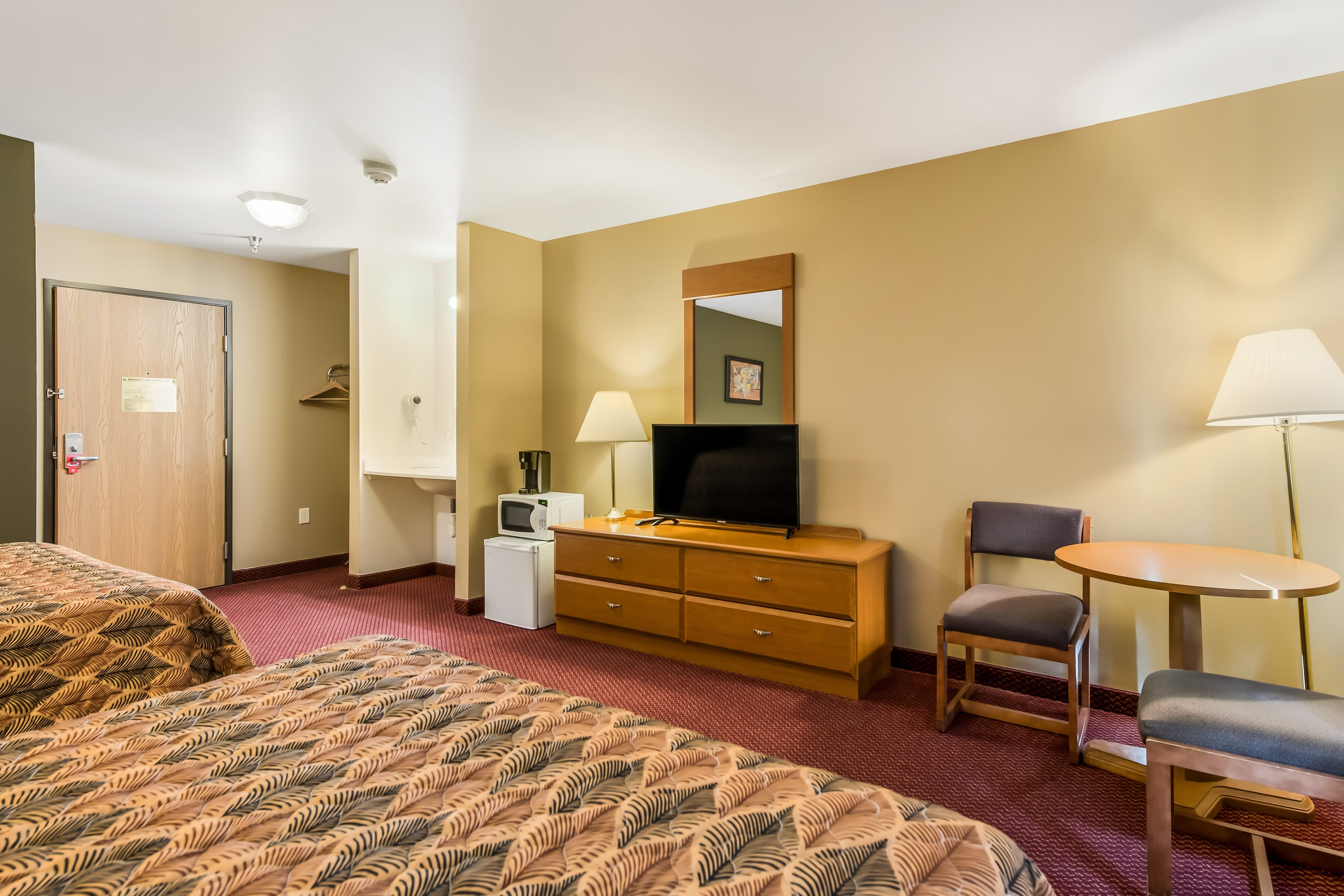 Econo Lodge Rice Lake - Image 5
