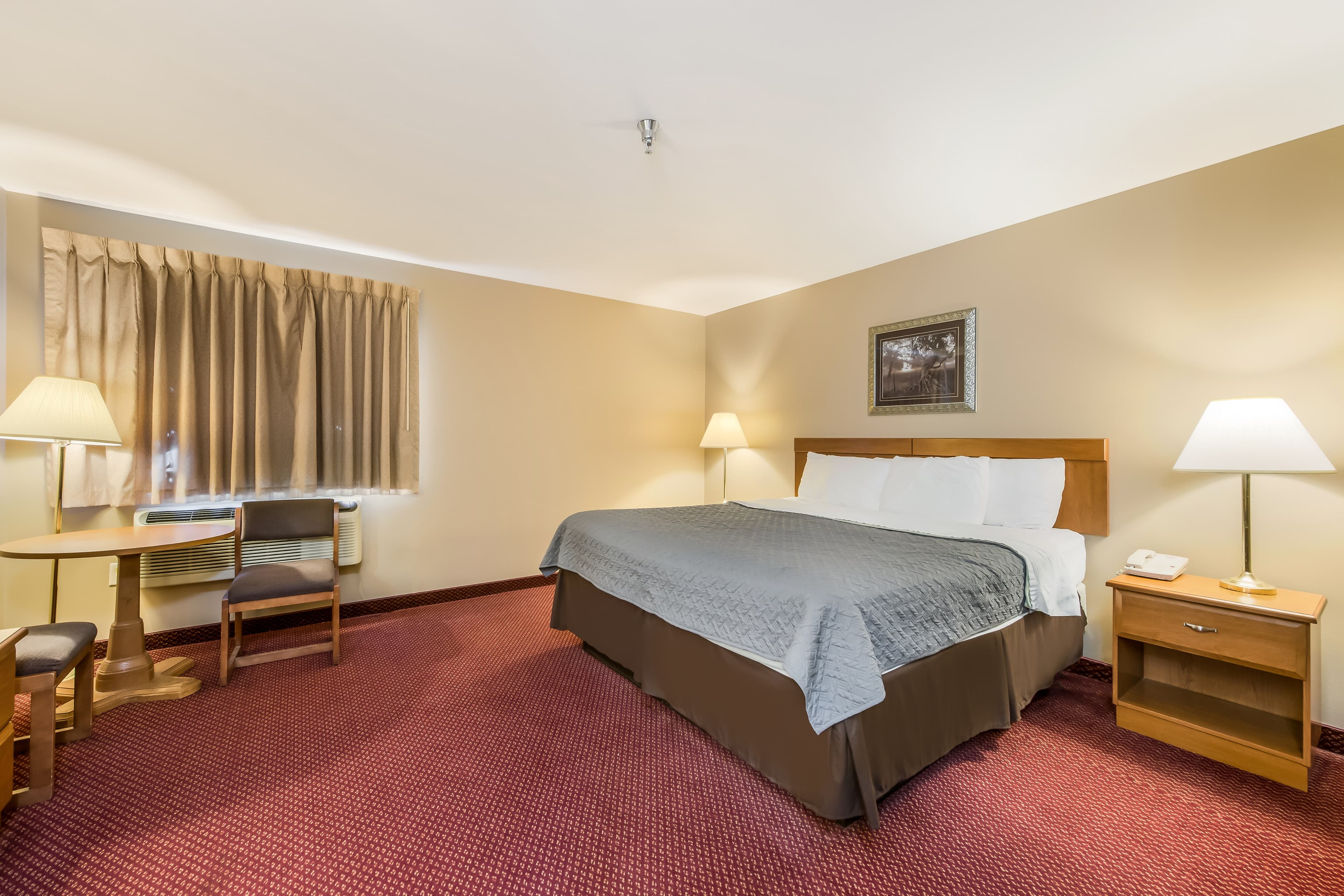 Econo Lodge Rice Lake — 11