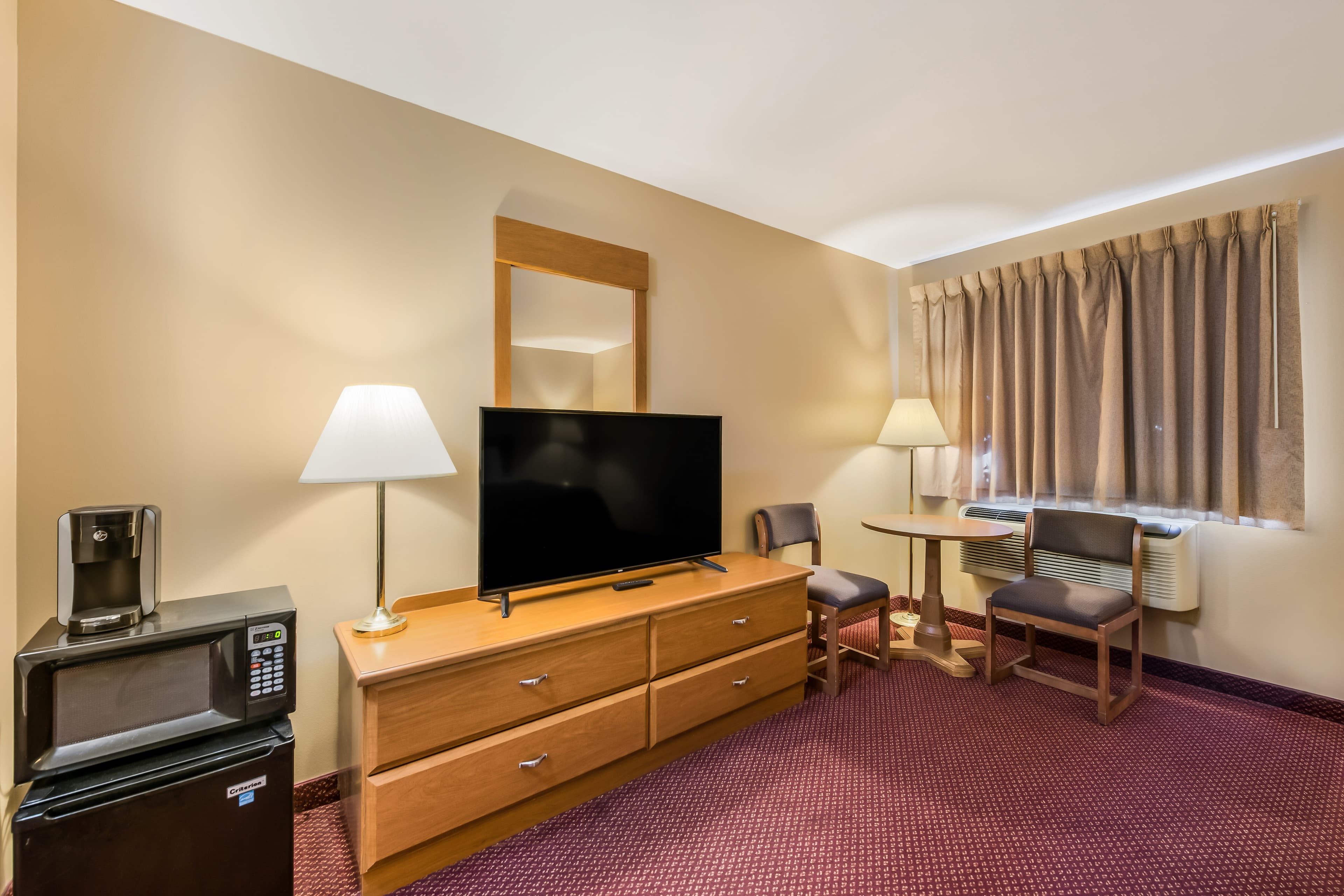 Econo Lodge Rice Lake — 12