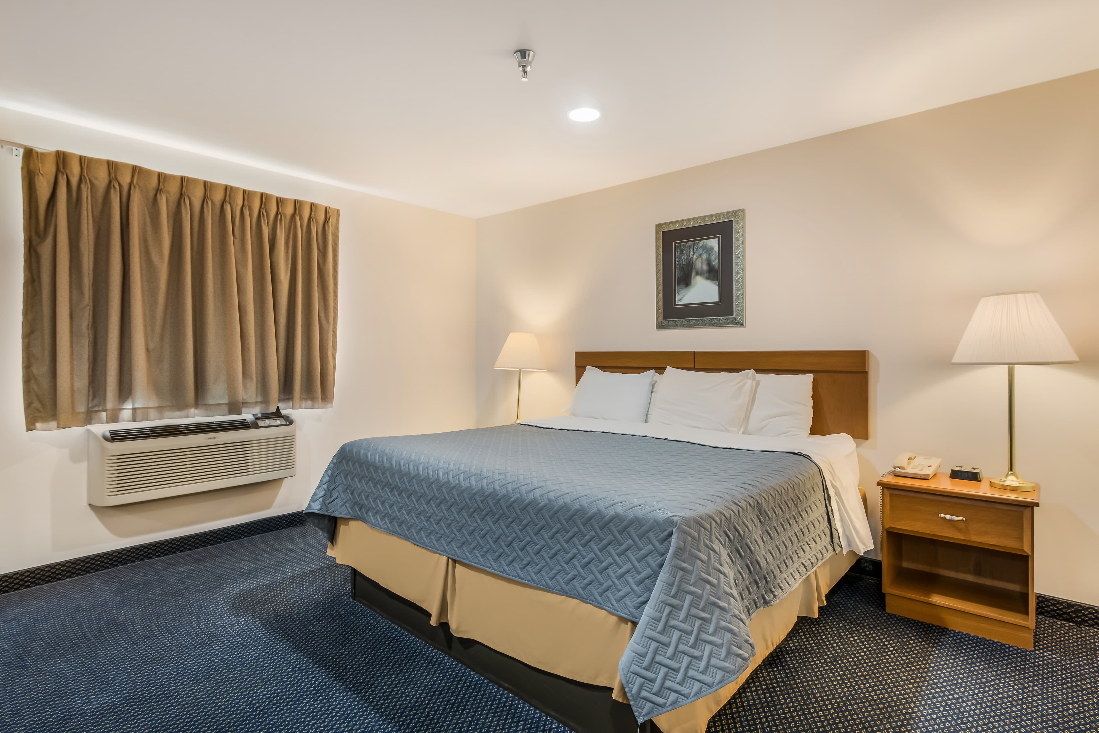 Econo Lodge Rice Lake — 19