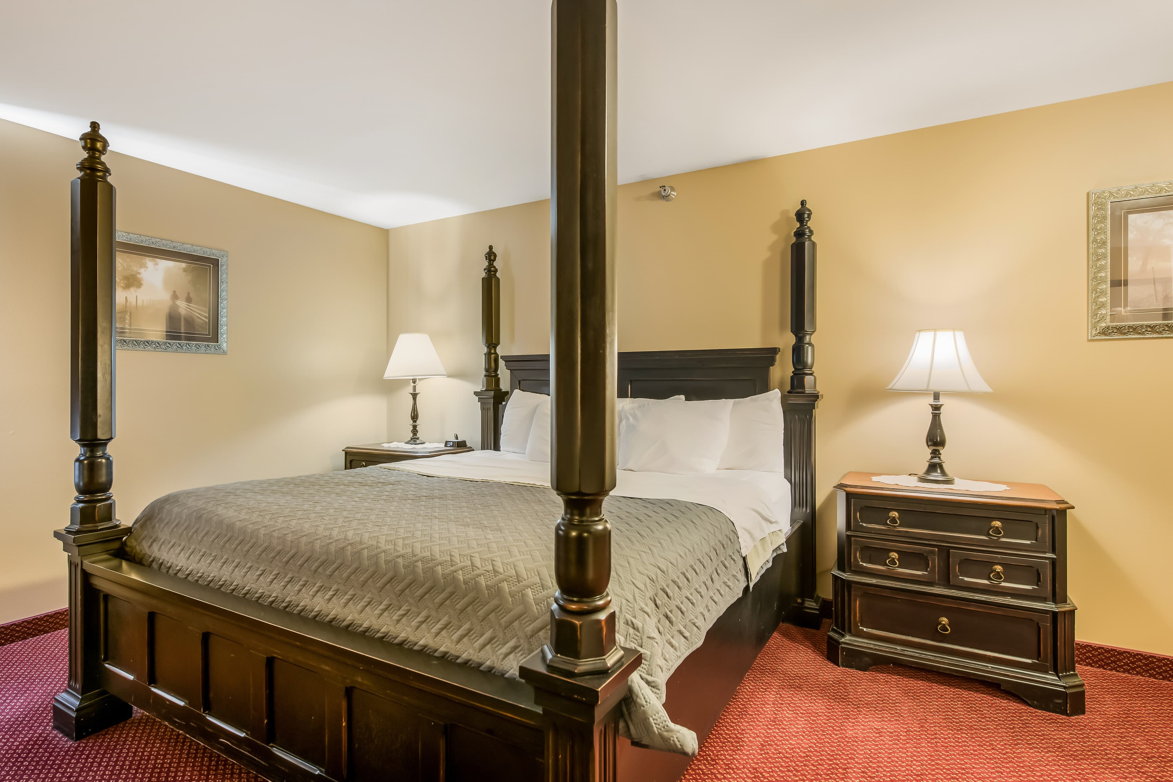Econo Lodge Rice Lake — 25