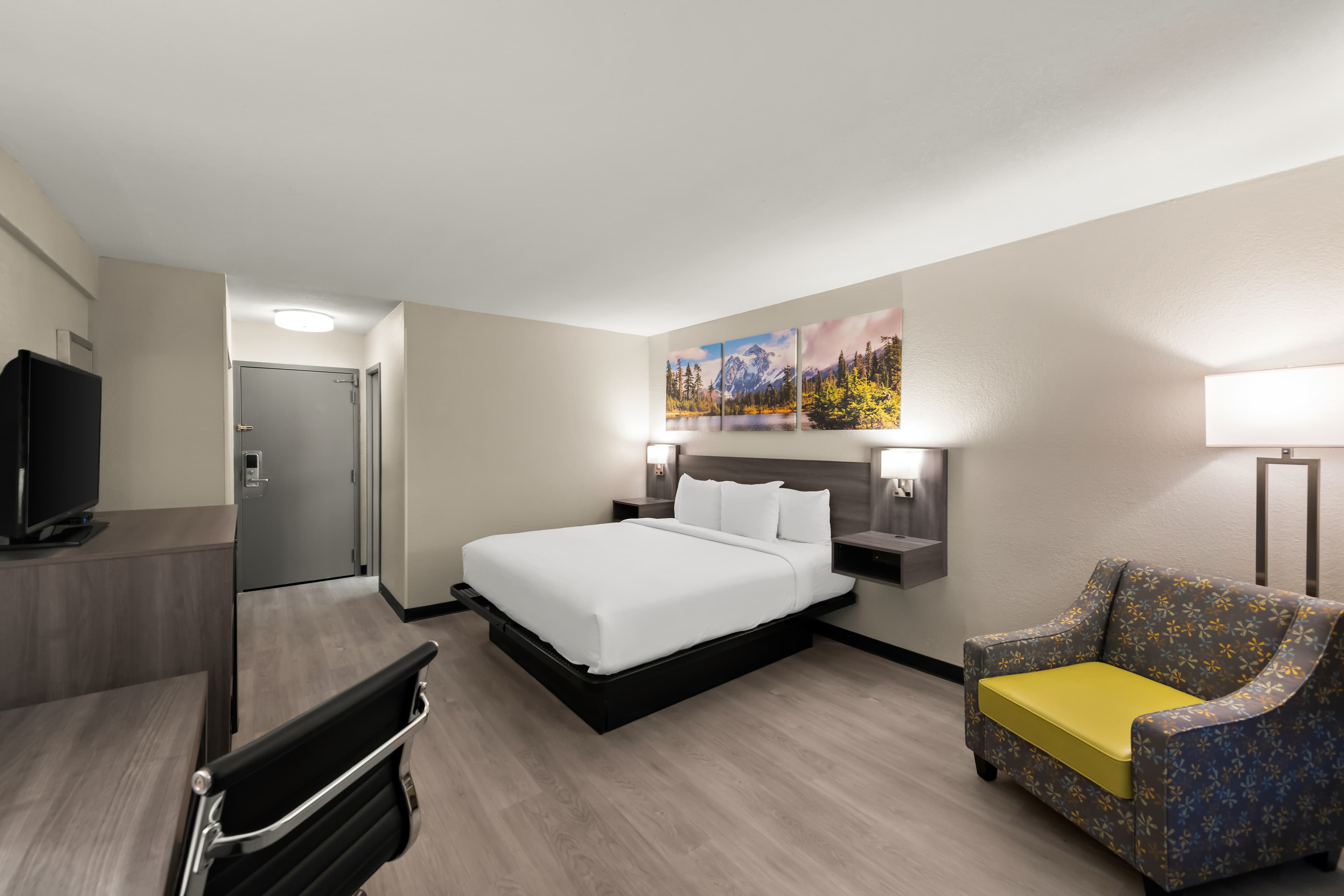 Clarion Pointe Rhinelander Downtown - Image 4