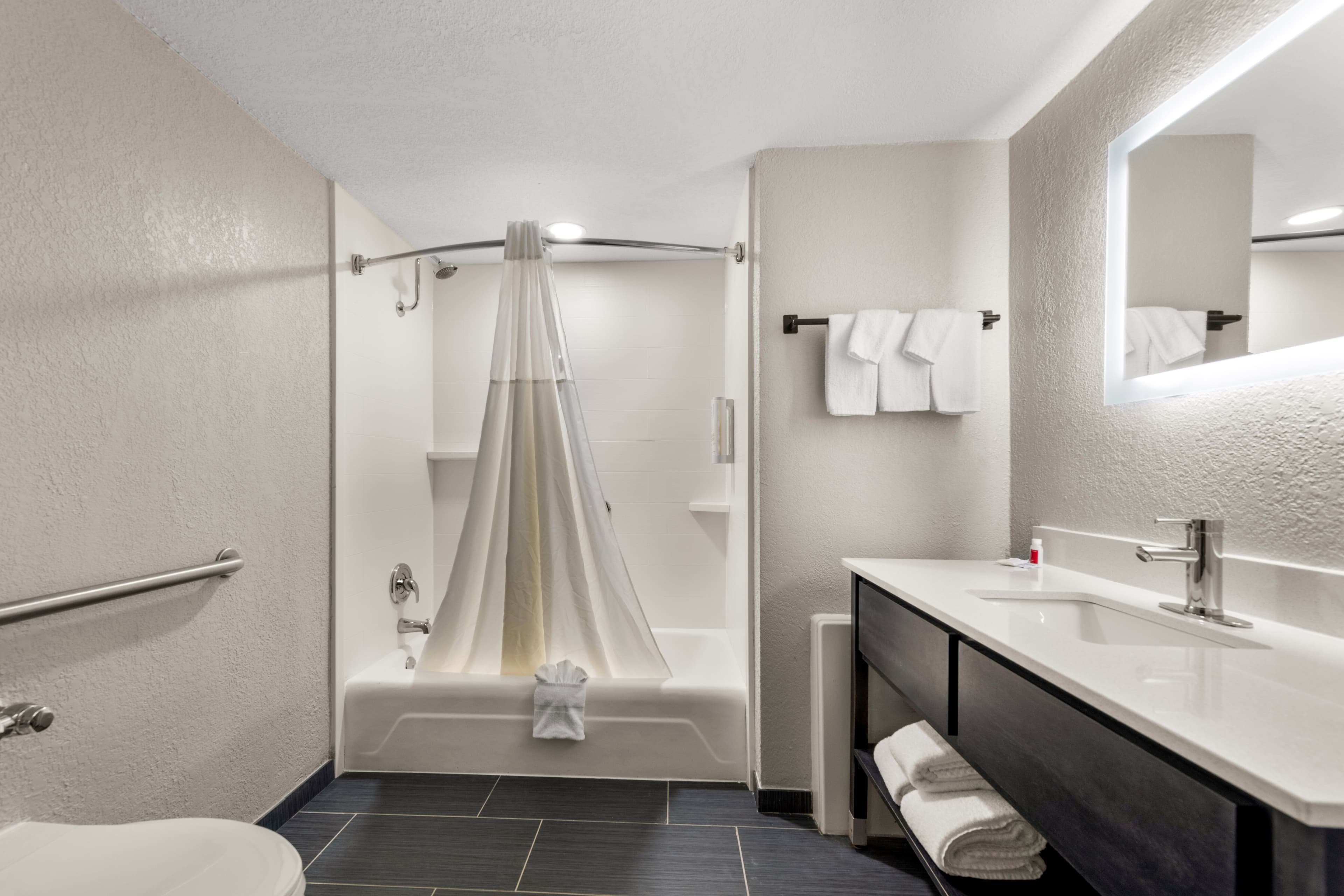 Clarion Pointe Rhinelander Downtown - Image 3