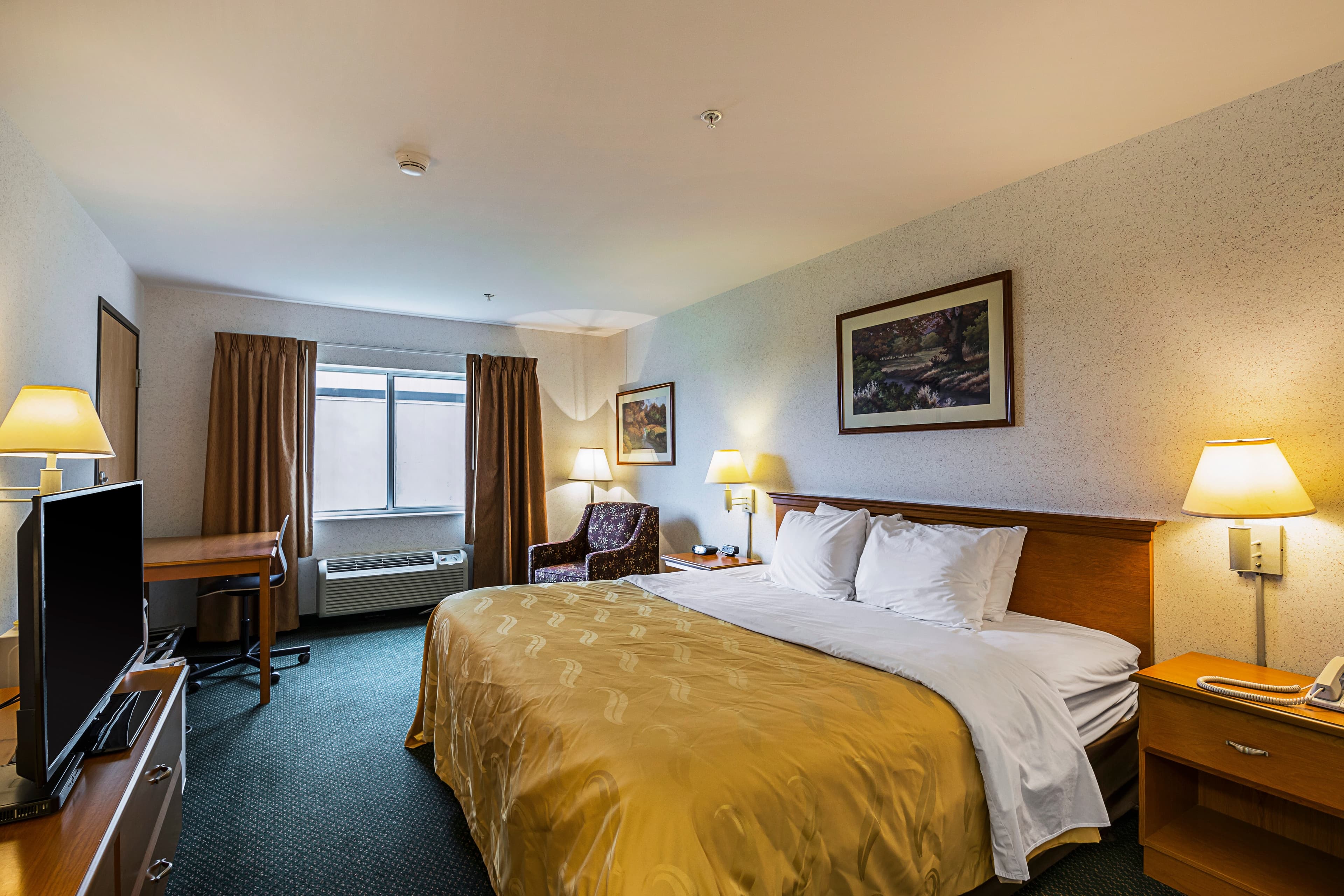Quality Inn & Suites Belmont - Platteville - Image 3