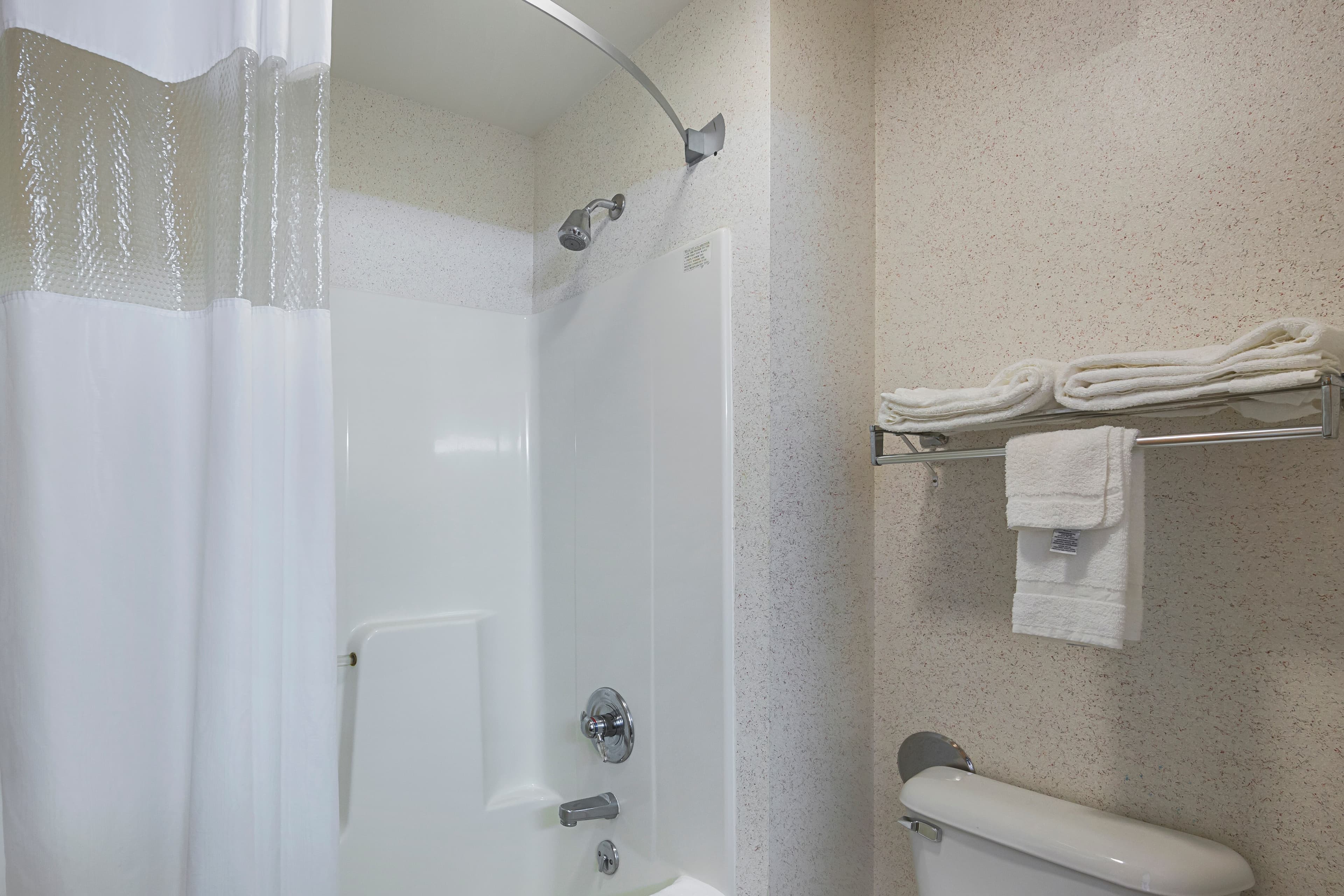 Quality Inn & Suites Belmont - Platteville — 6