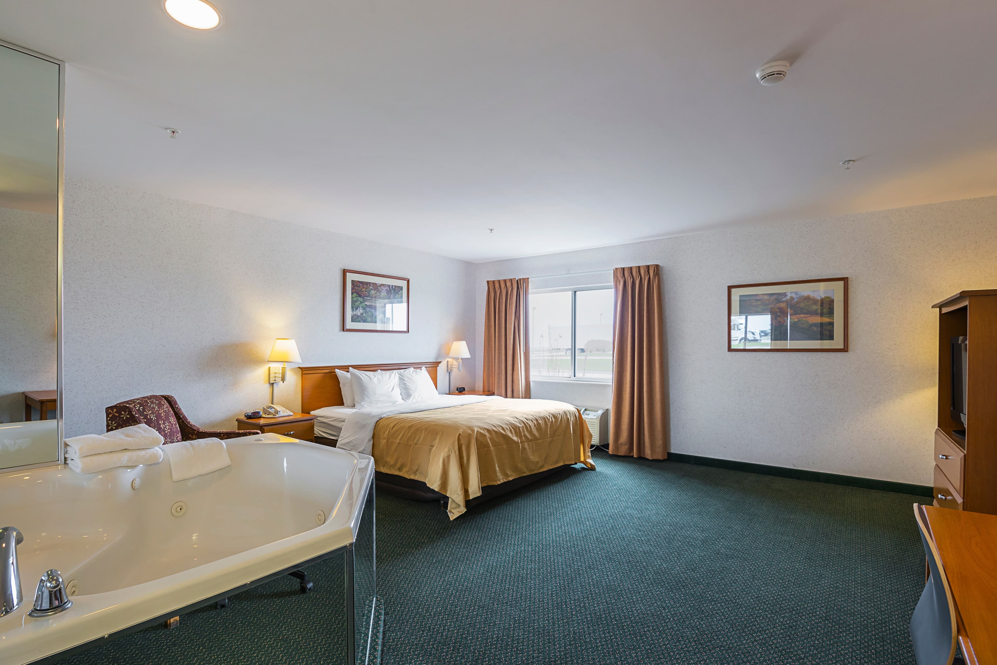 Quality Inn & Suites Belmont - Platteville — 16