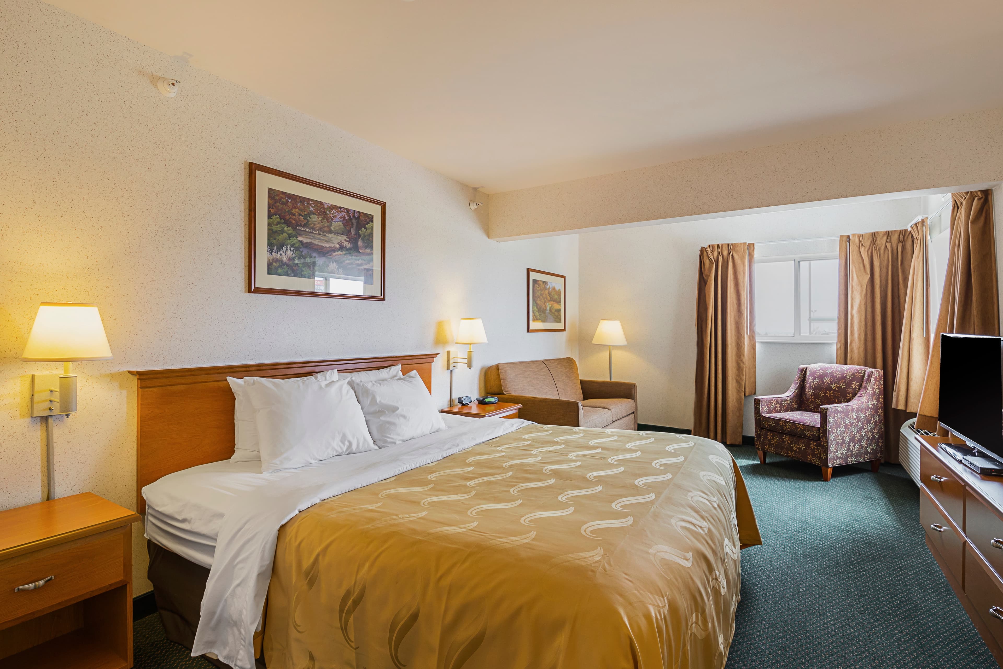 Quality Inn & Suites Belmont - Platteville — 12