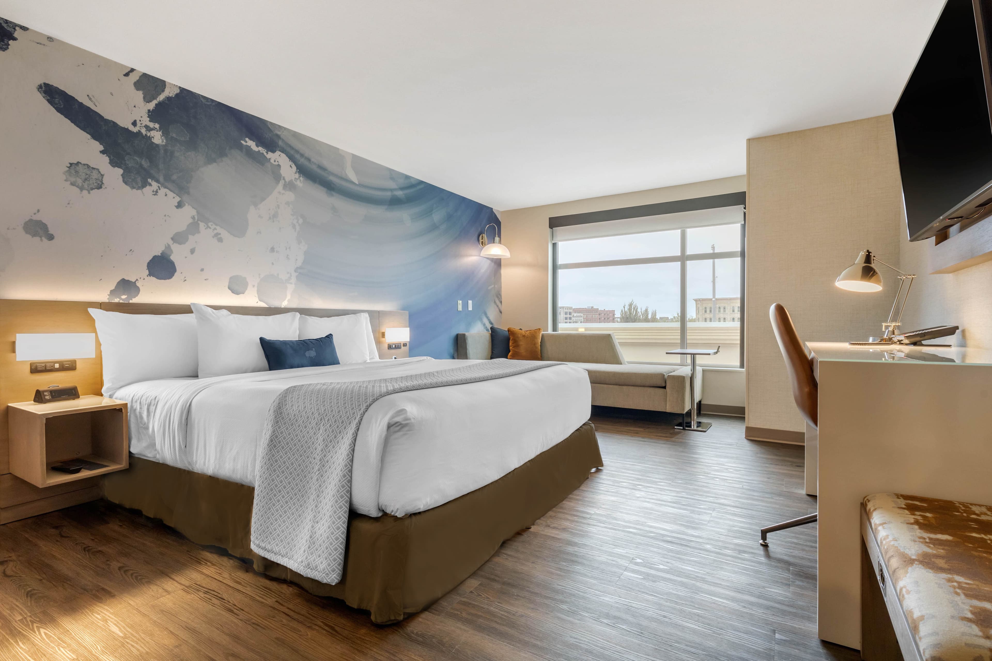 Cambria Hotel Milwaukee Downtown - Image 4