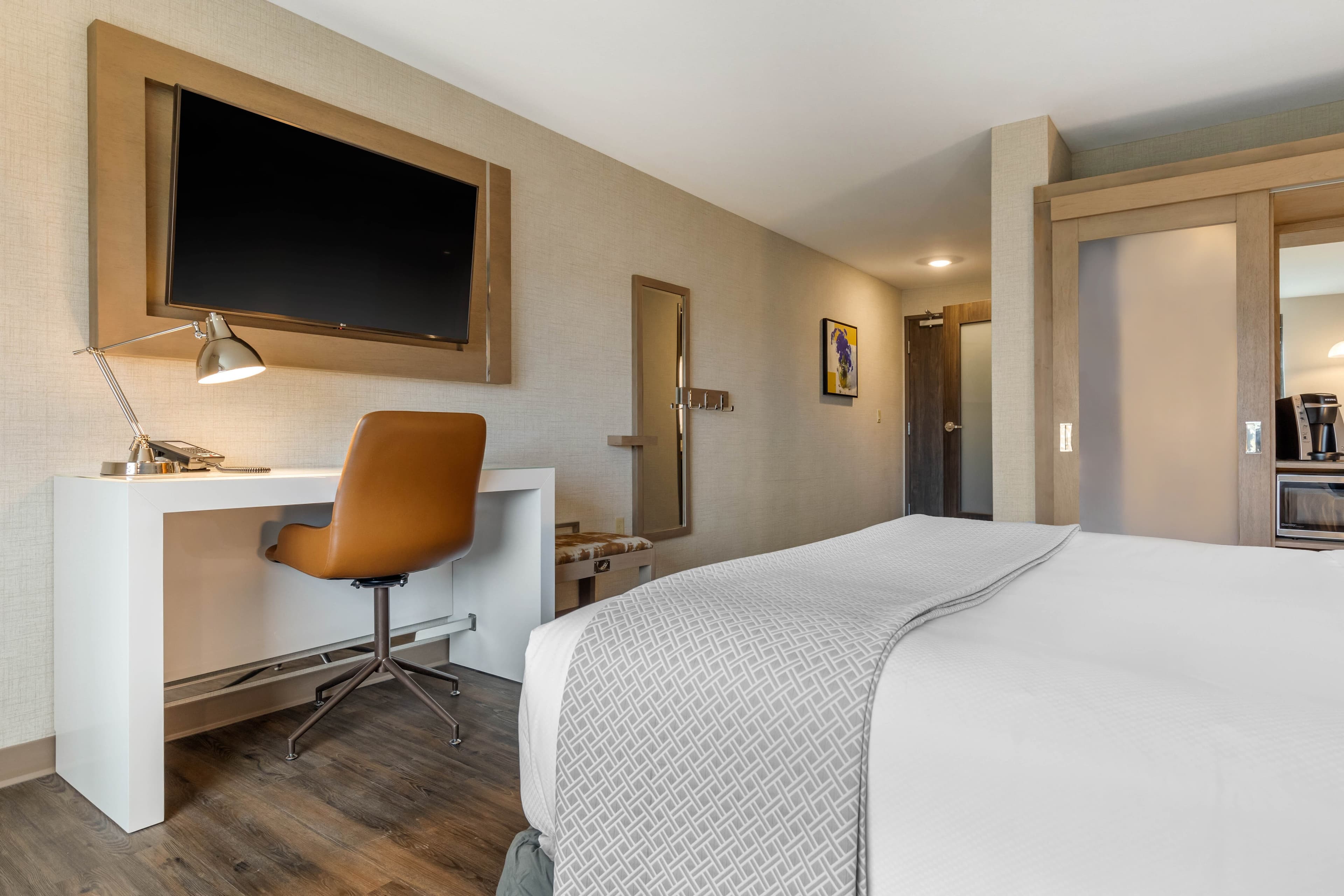 Cambria Hotel Milwaukee Downtown - Image 2