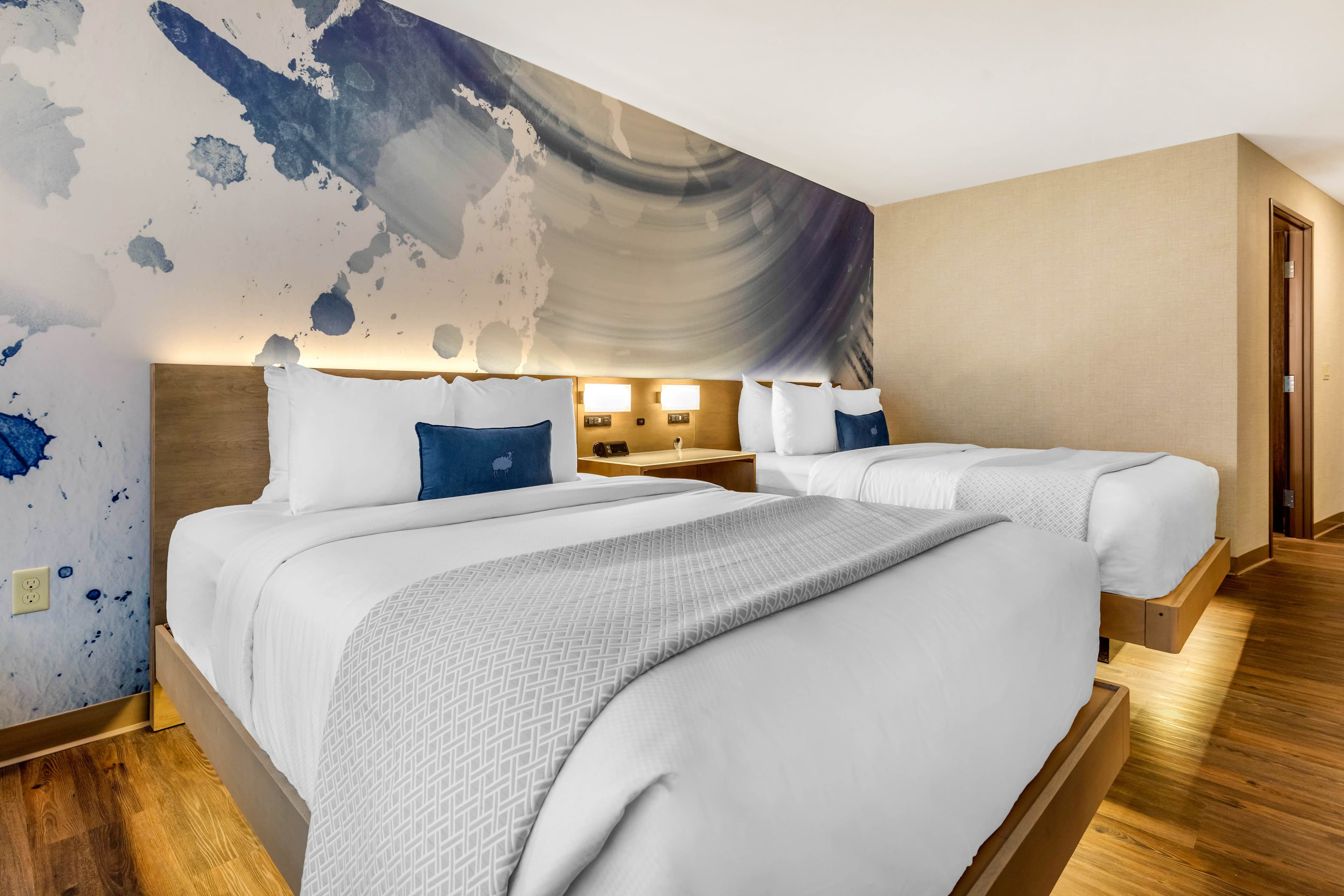 Cambria Hotel Milwaukee Downtown — 16