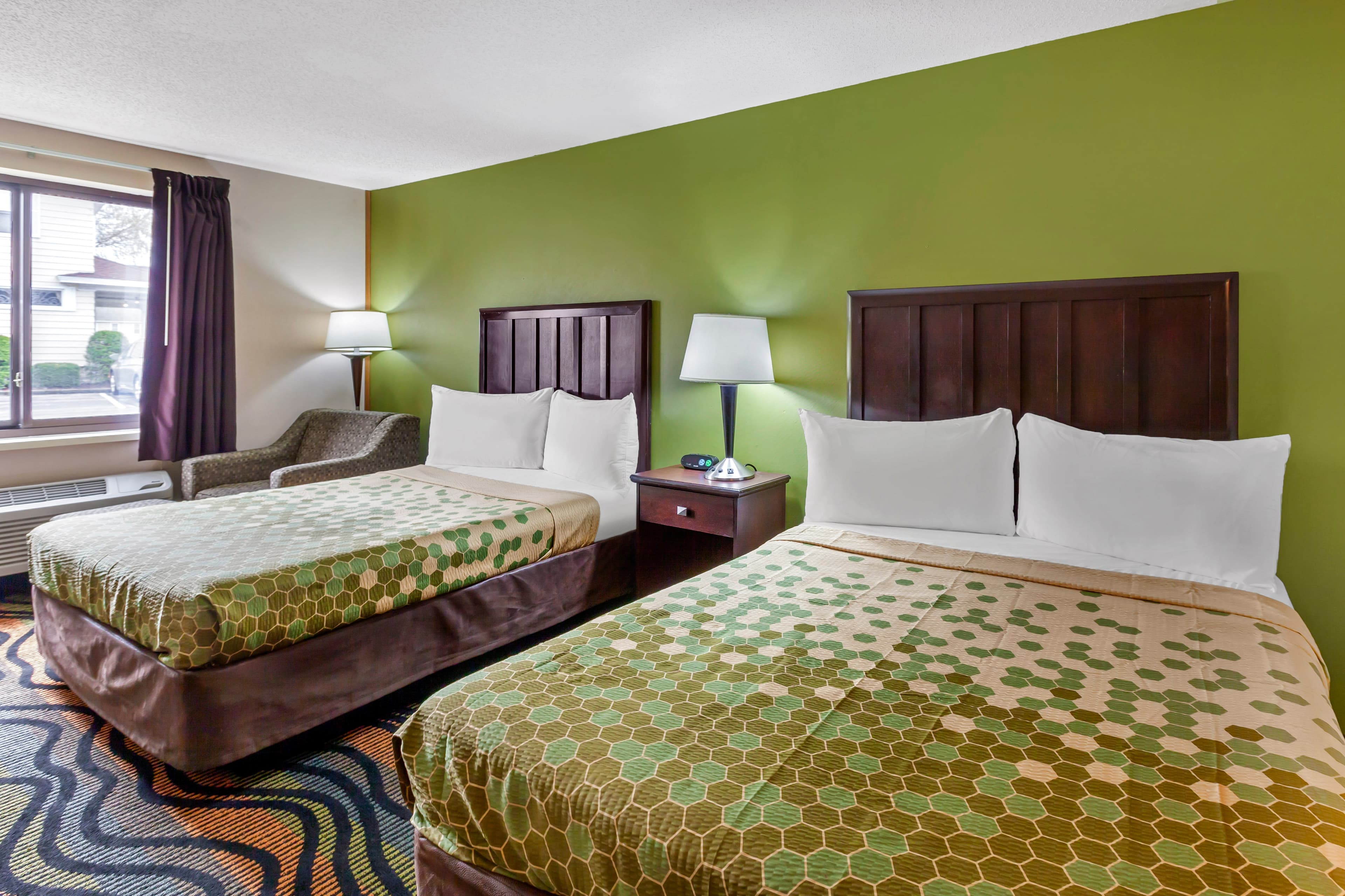 Econo Lodge Inn & Suites Oconto — 19