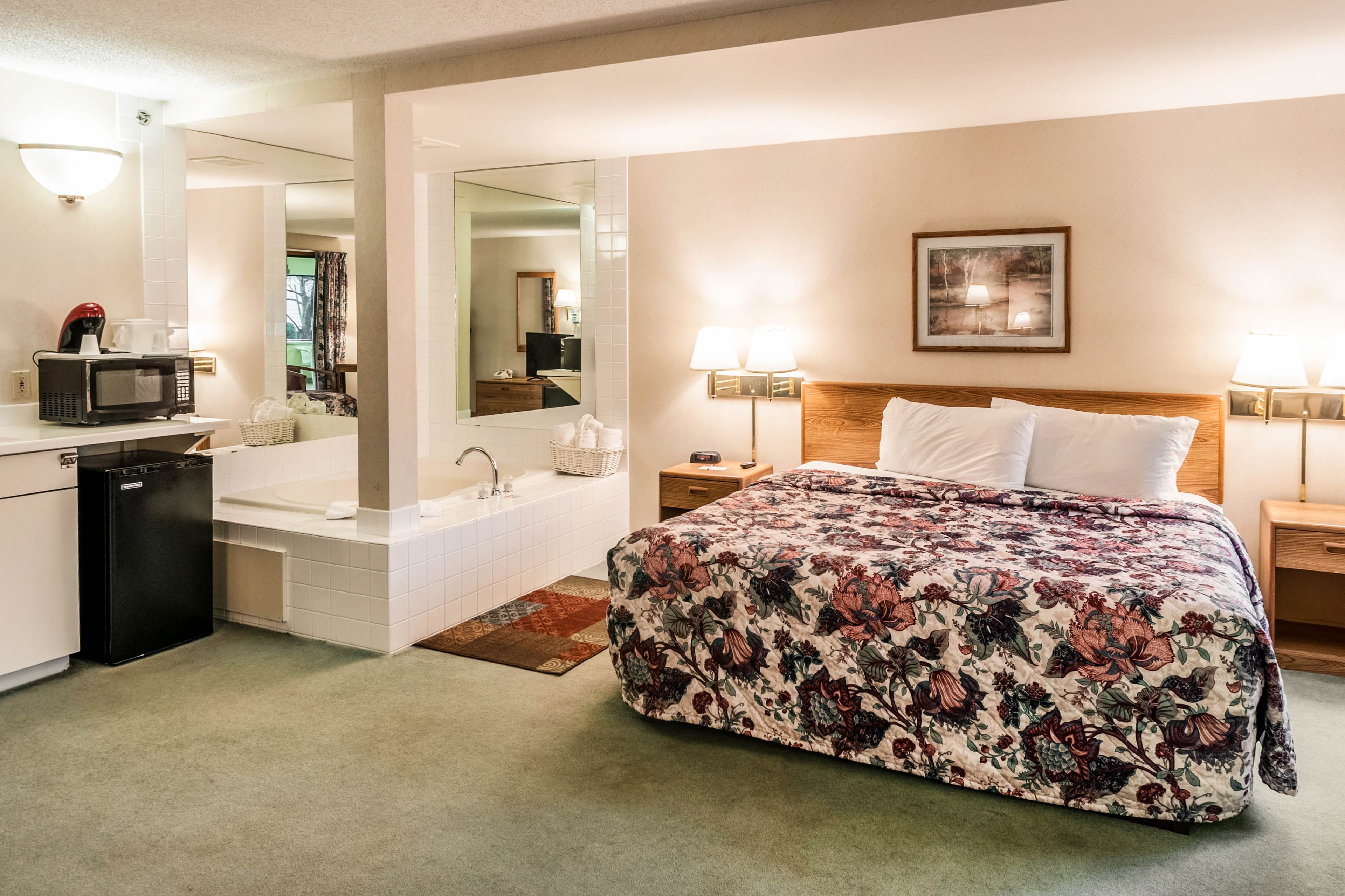 Econo Lodge Inn & Suites Oconto — 26