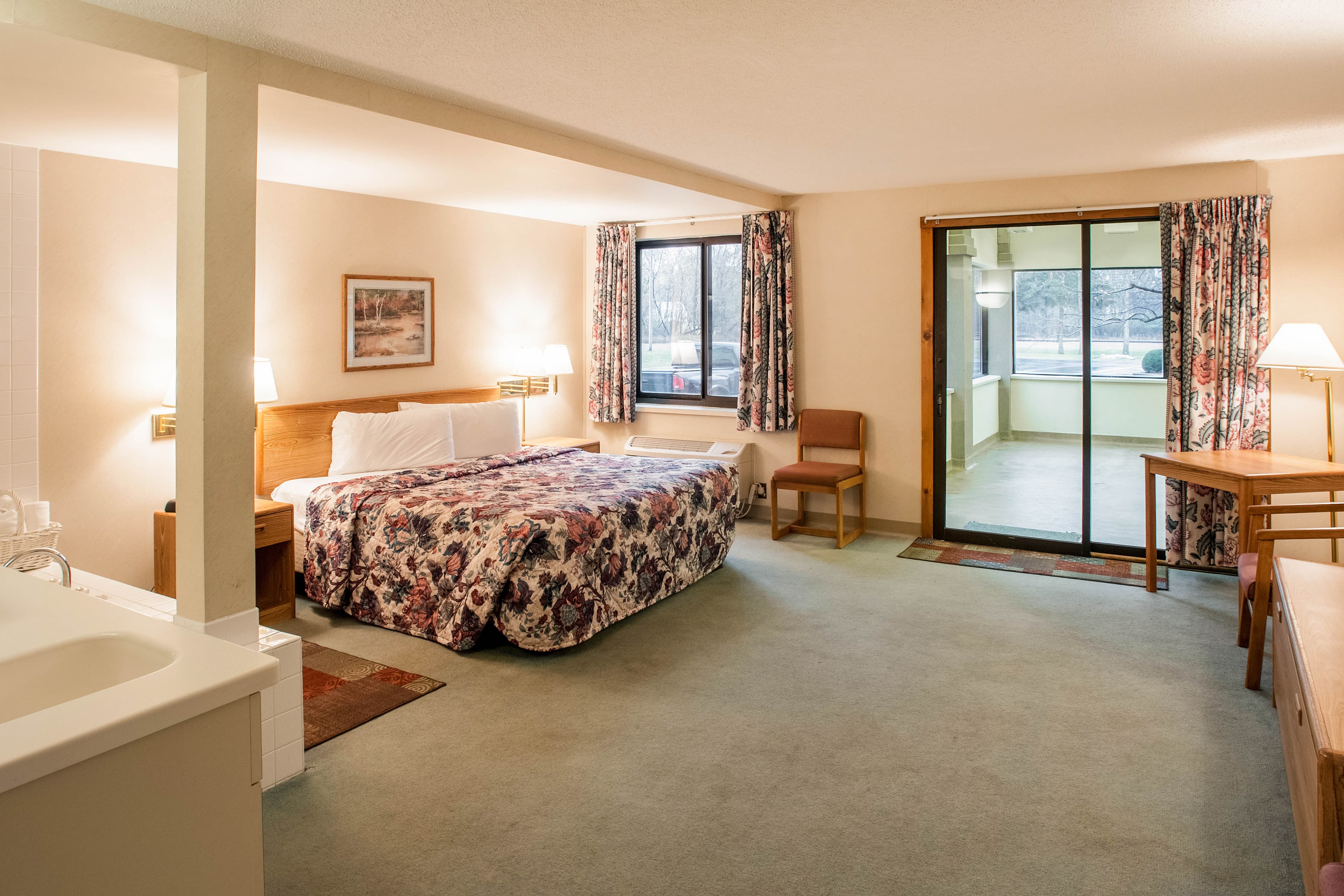 Econo Lodge Inn & Suites Oconto — 30