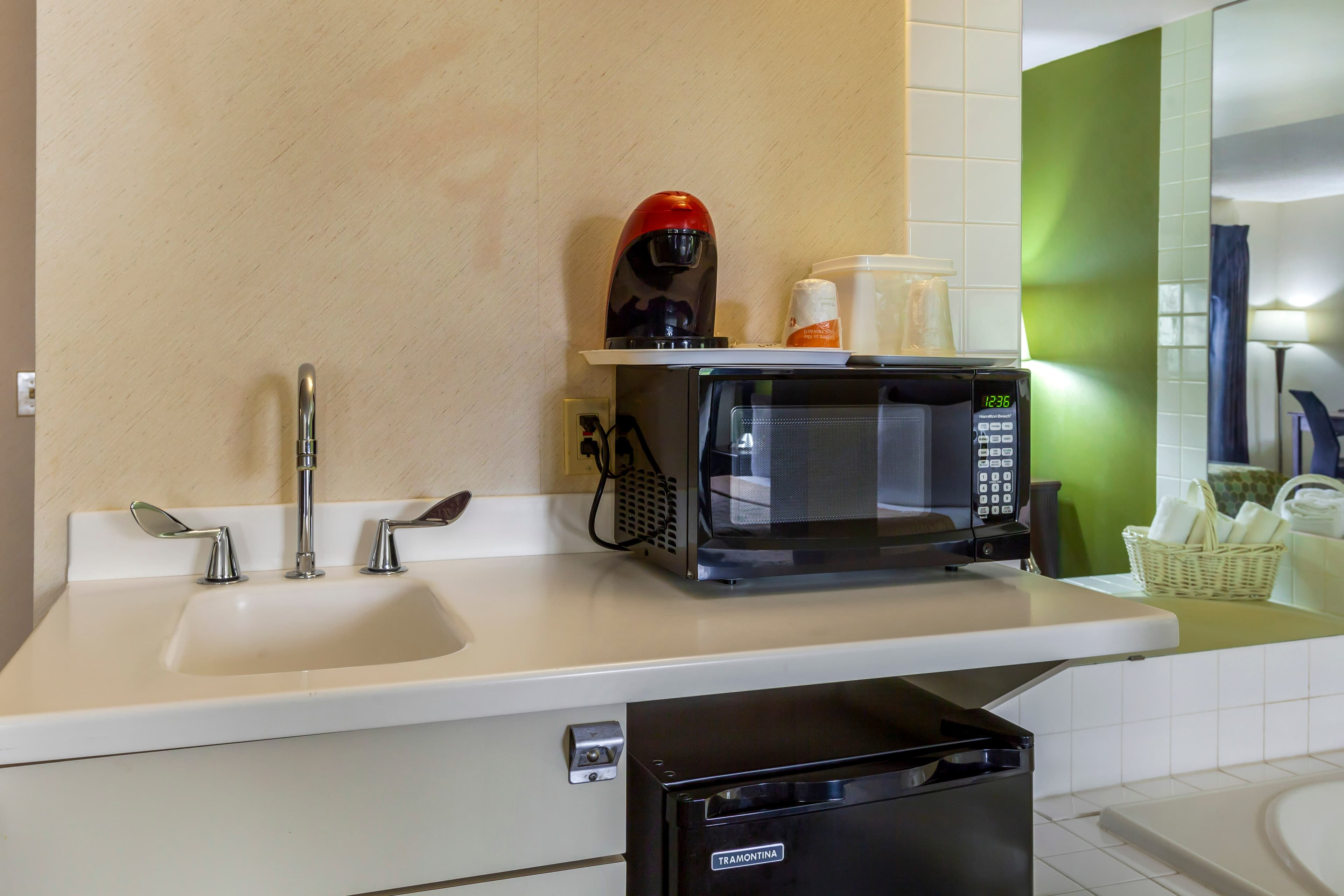 Econo Lodge Inn & Suites Oconto — 36