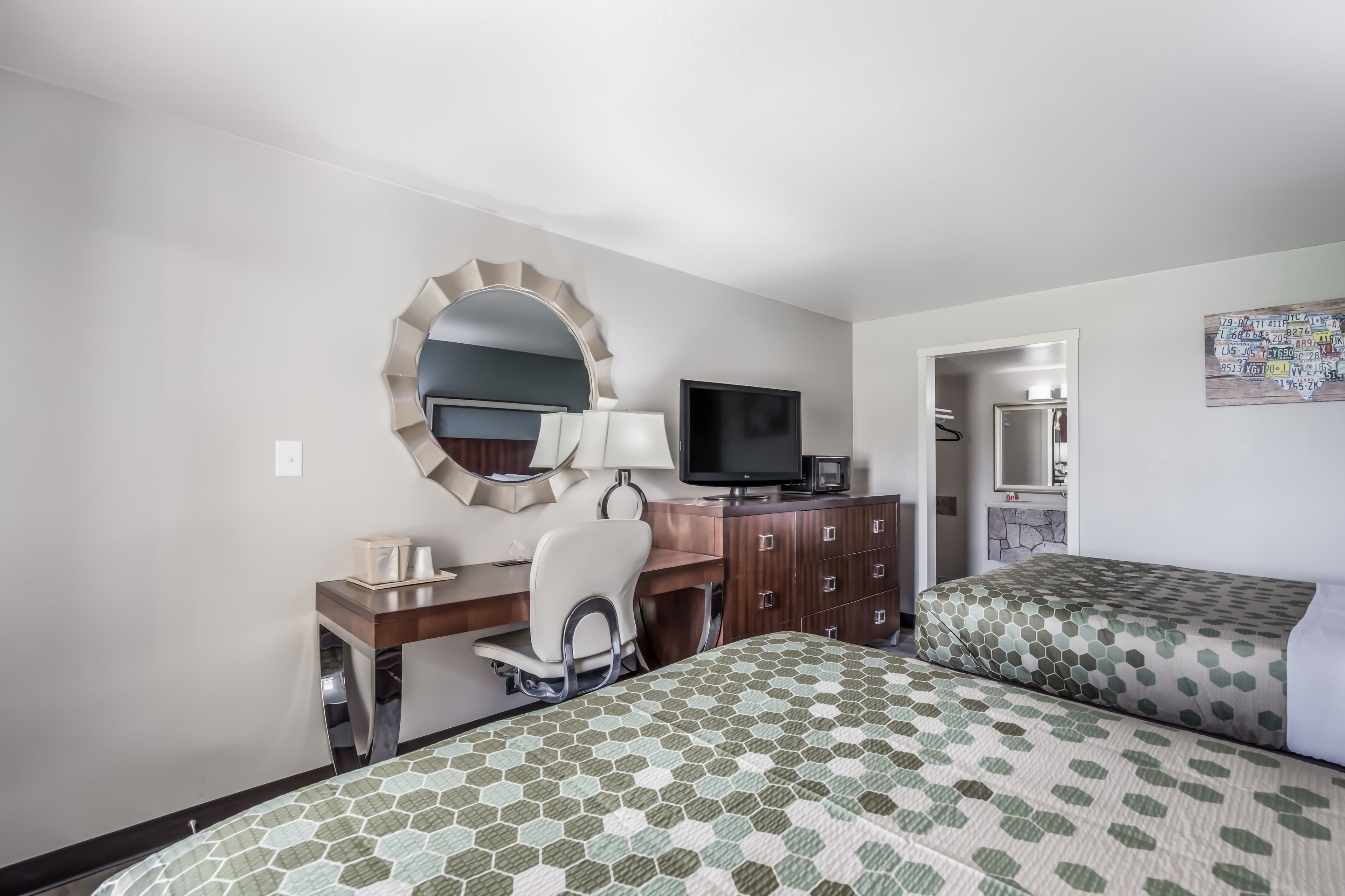 Econo Lodge Neenah — 51
