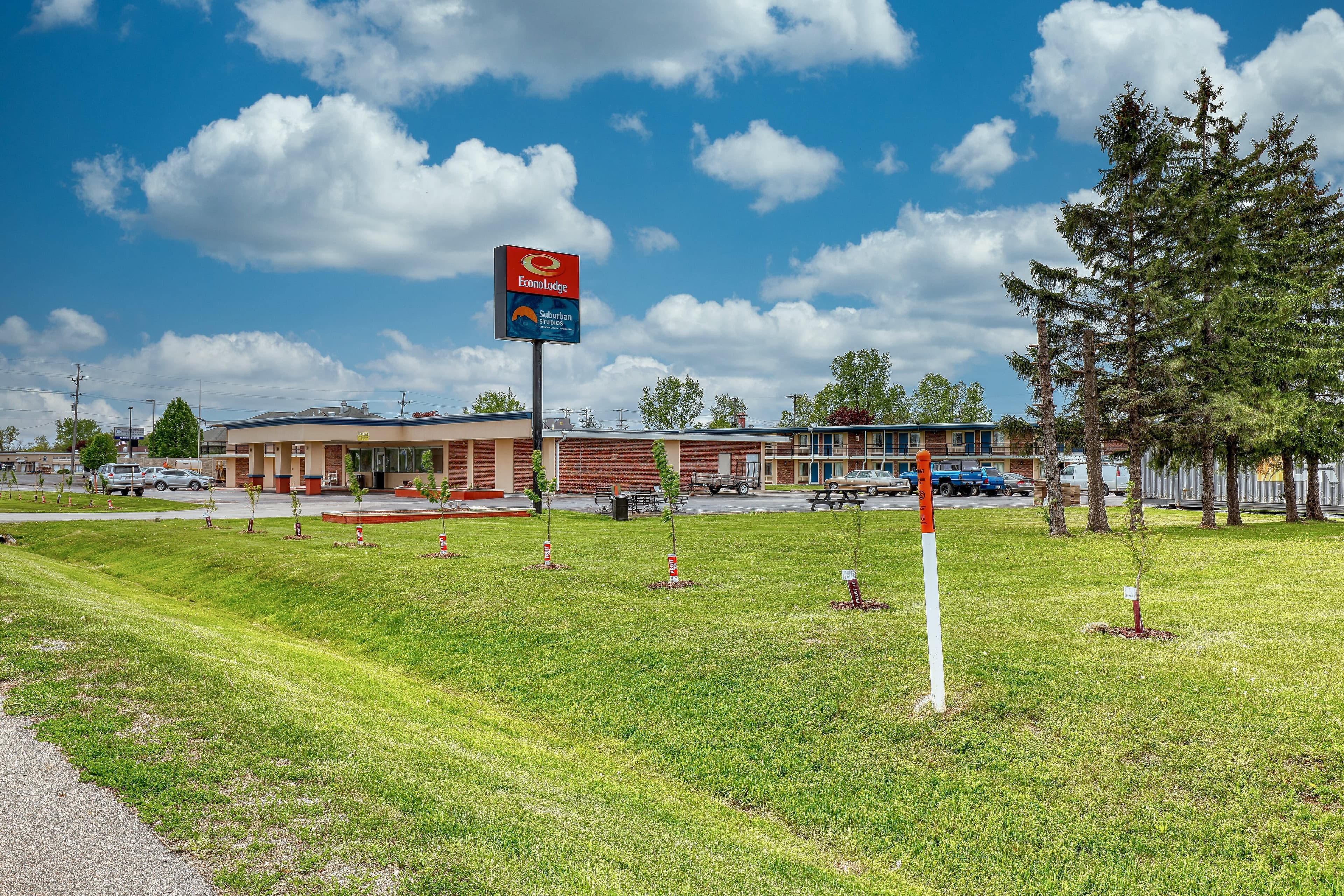 Econo Lodge Neenah - Image 1