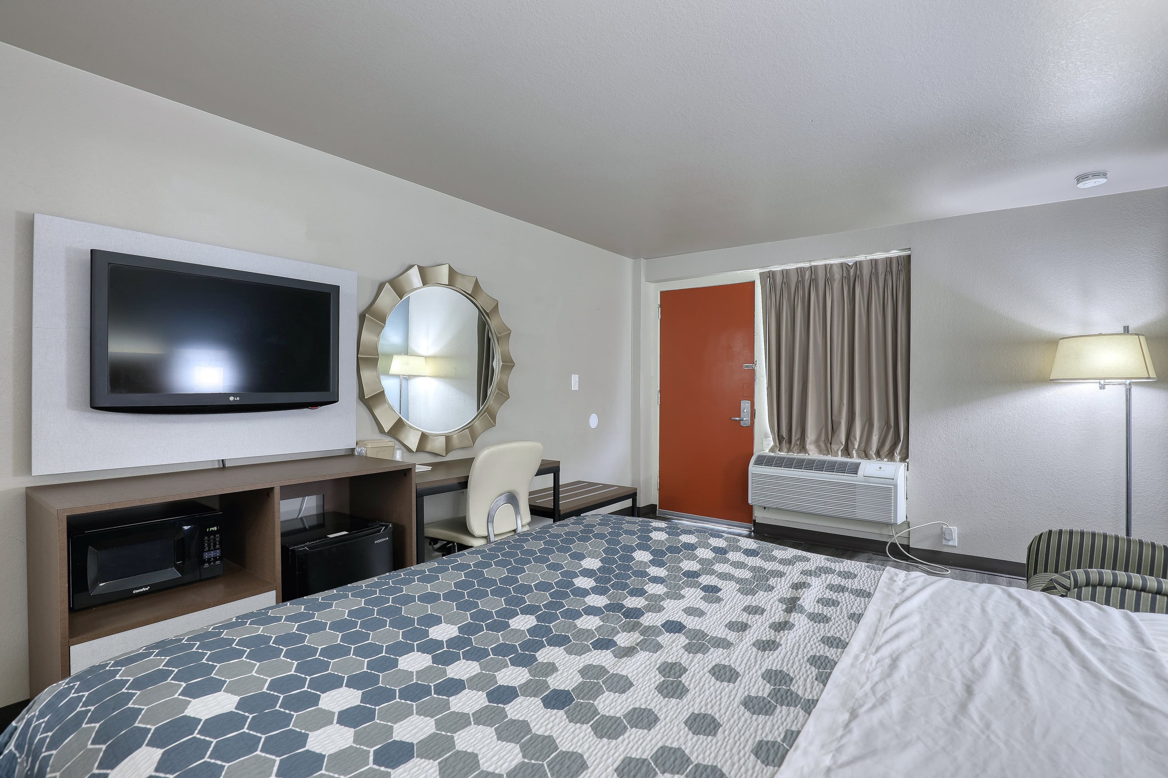 Econo Lodge Neenah — 22
