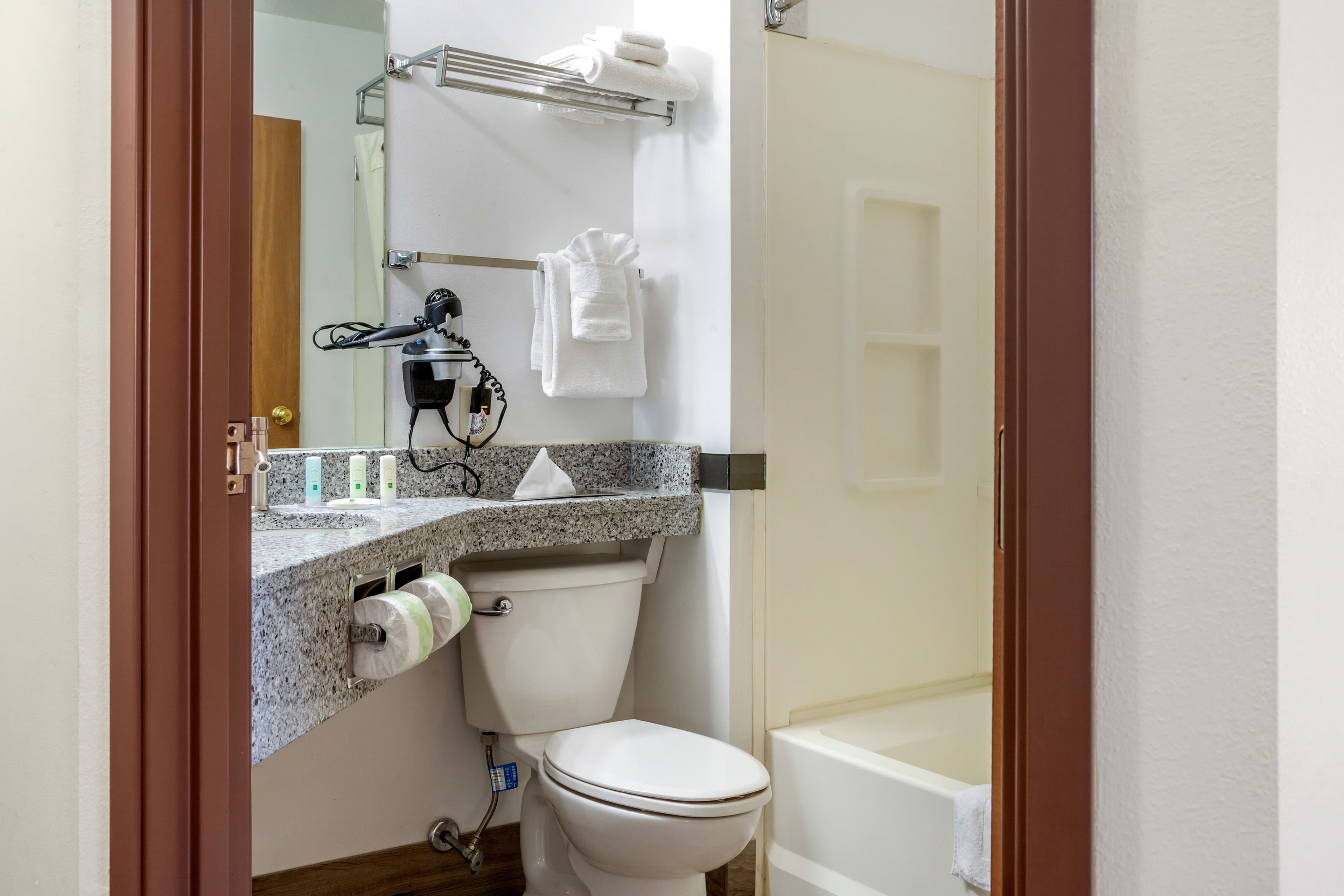 Quality Inn & Suites Prairie Du Chien — 16