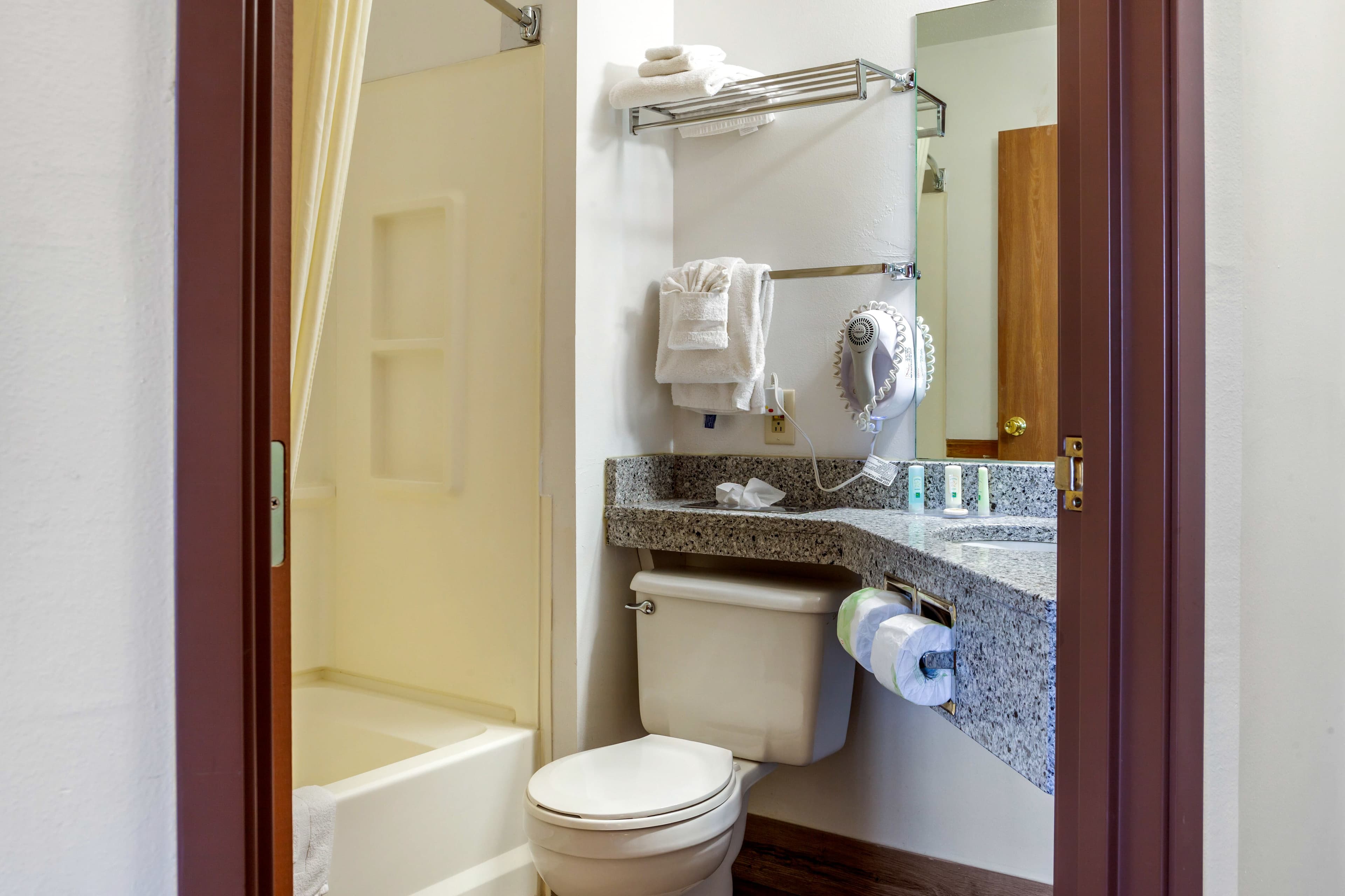 Quality Inn & Suites Prairie Du Chien — 21