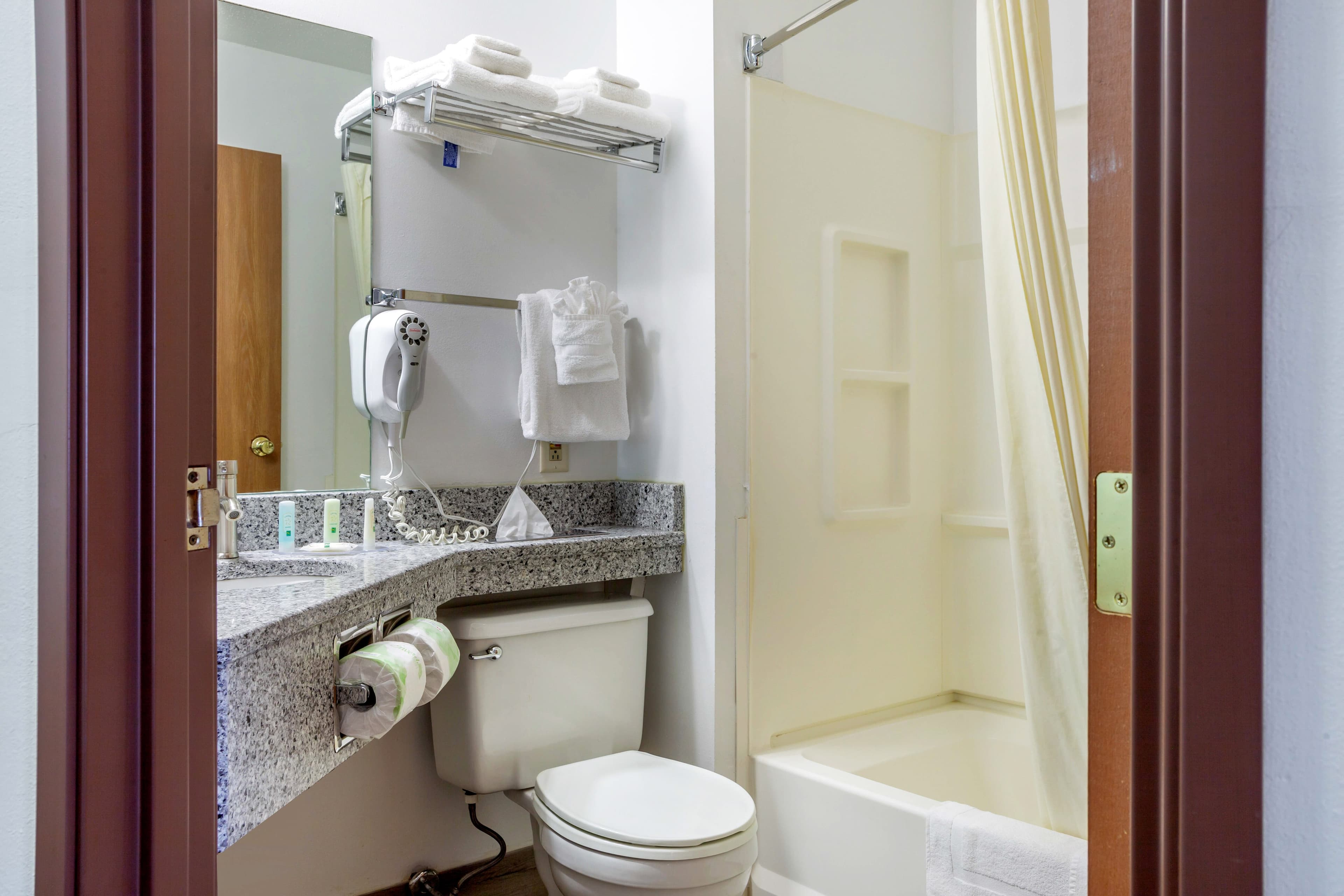 Quality Inn & Suites Prairie Du Chien — 27