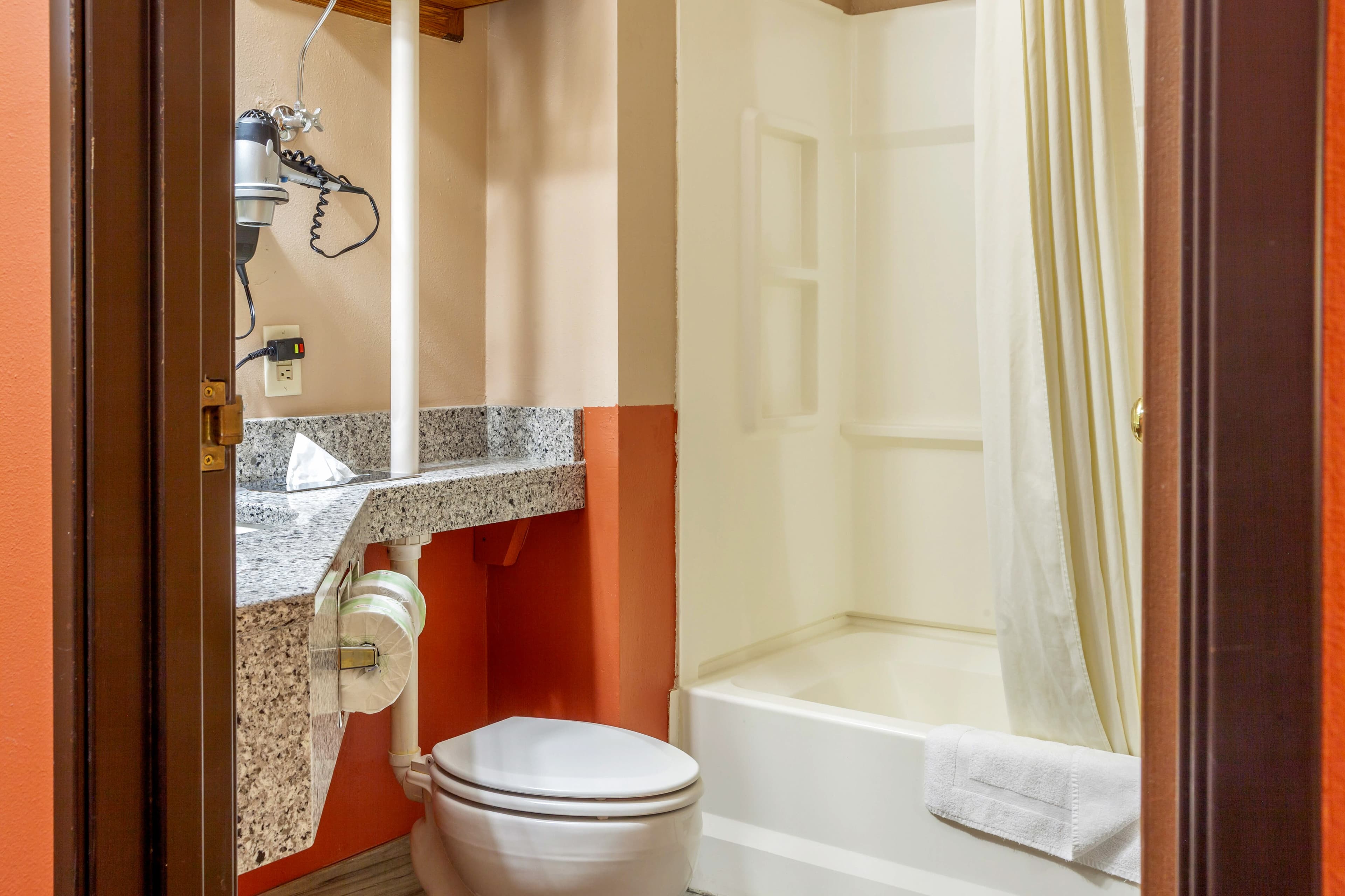 Quality Inn & Suites Prairie Du Chien — 32