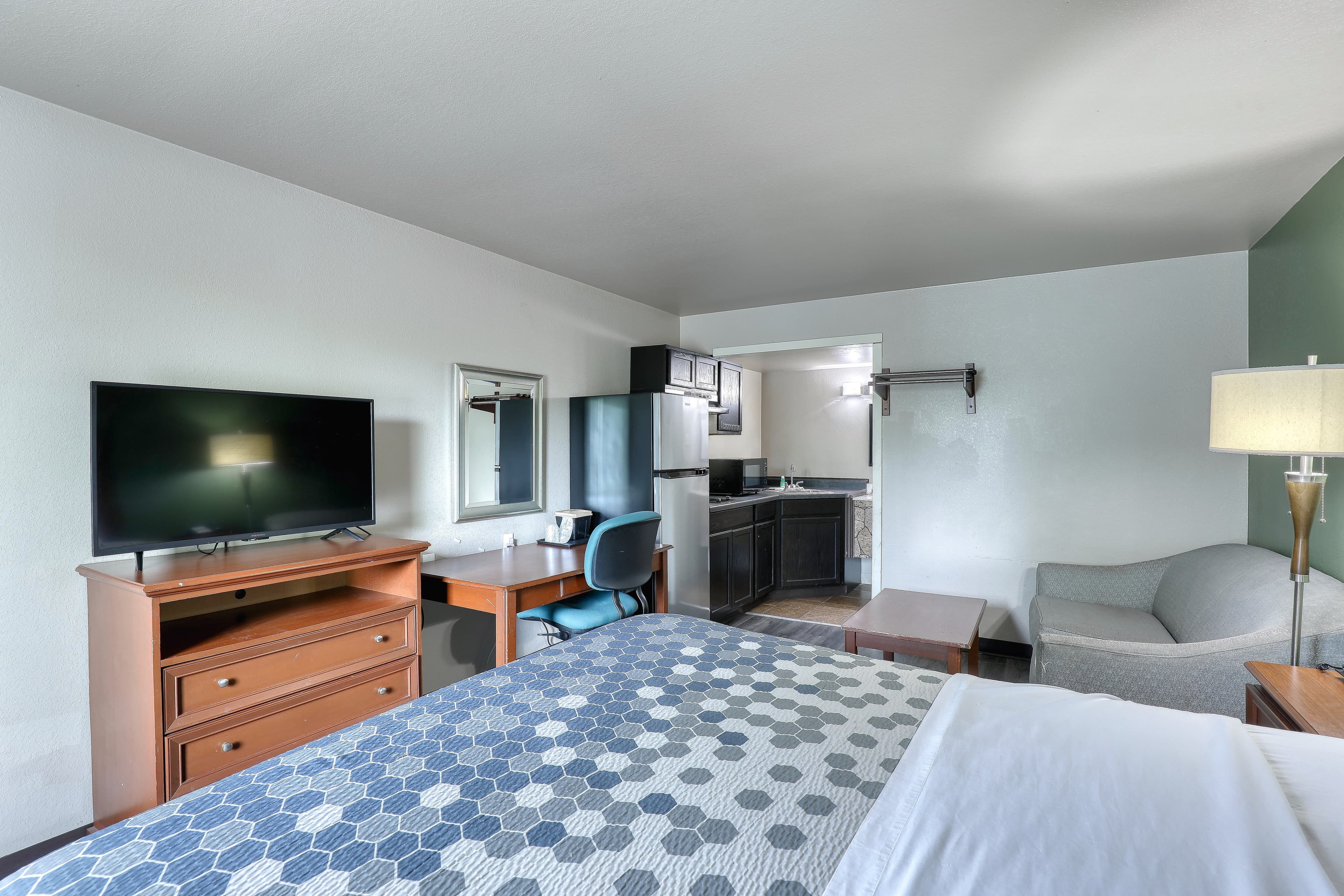 Suburban Studios Neenah-Appleton — 12